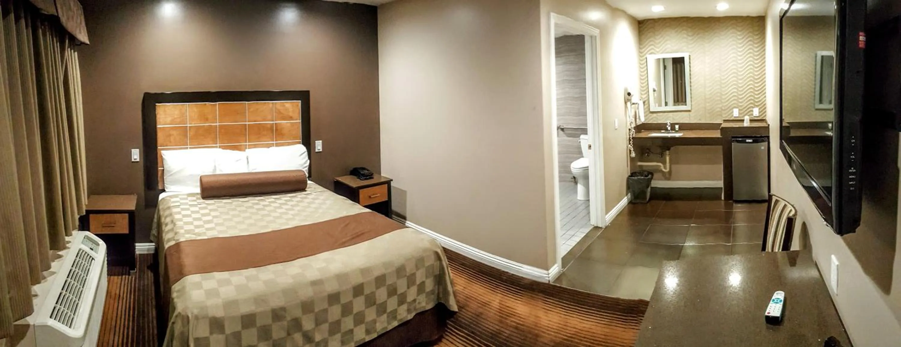 Photo of the whole room, Room Photo in Gardena Terrace Inn