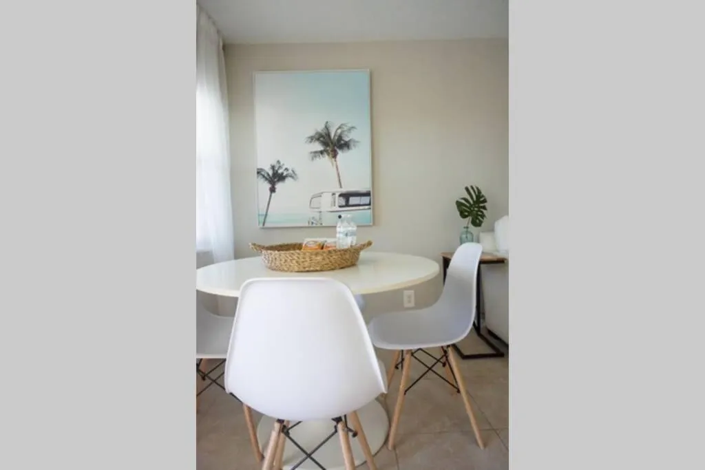 Serenity at Seascape: Steps to the beach & Shops