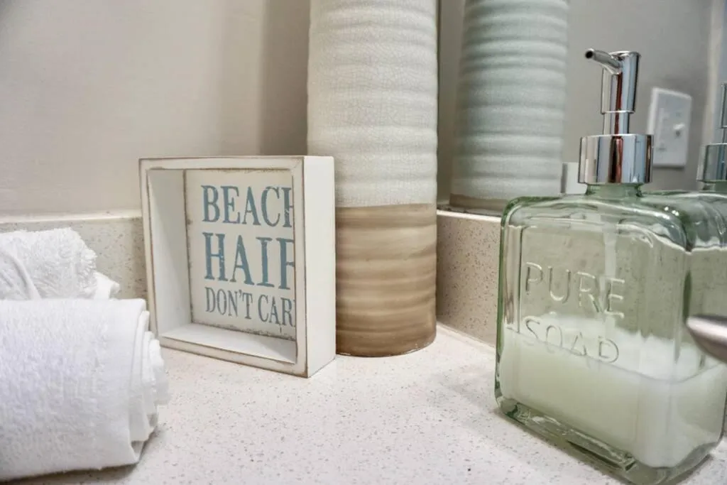 Bed in Serenity at Seascape: Steps to the beach & Shops