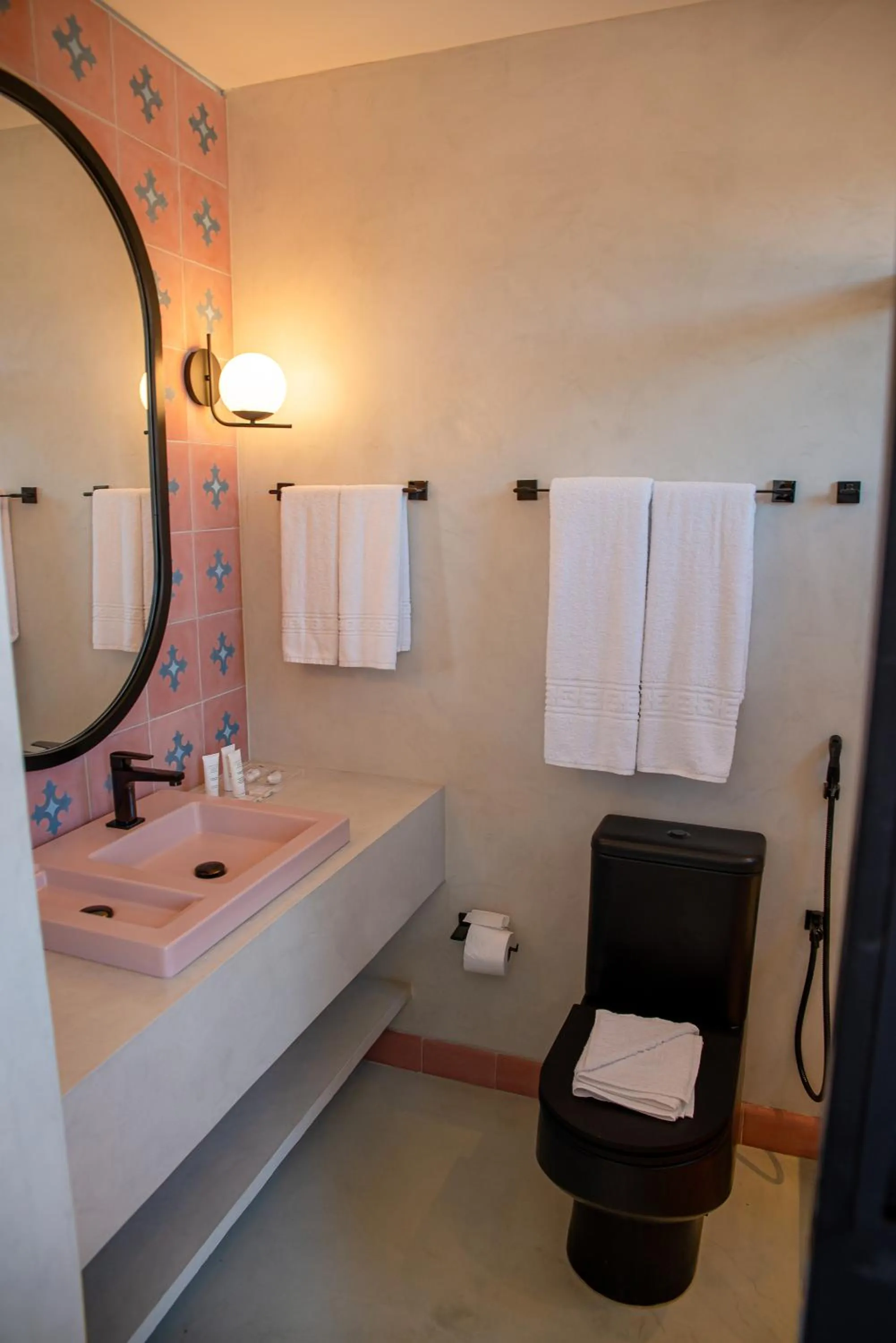 Bathroom, Bed in Exótica Boutique Hotel