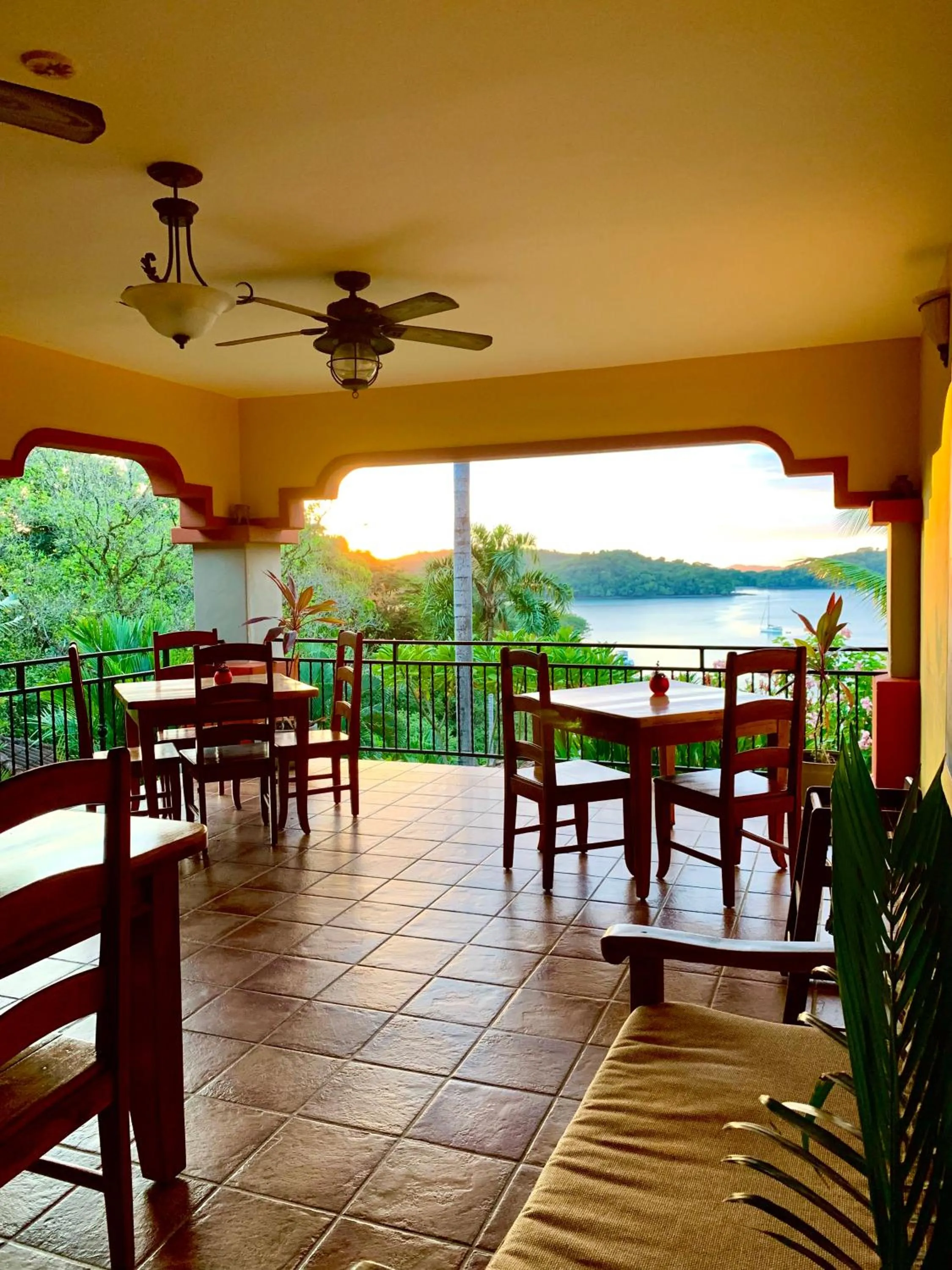 Restaurant/places to eat in Seagull Cove Resort