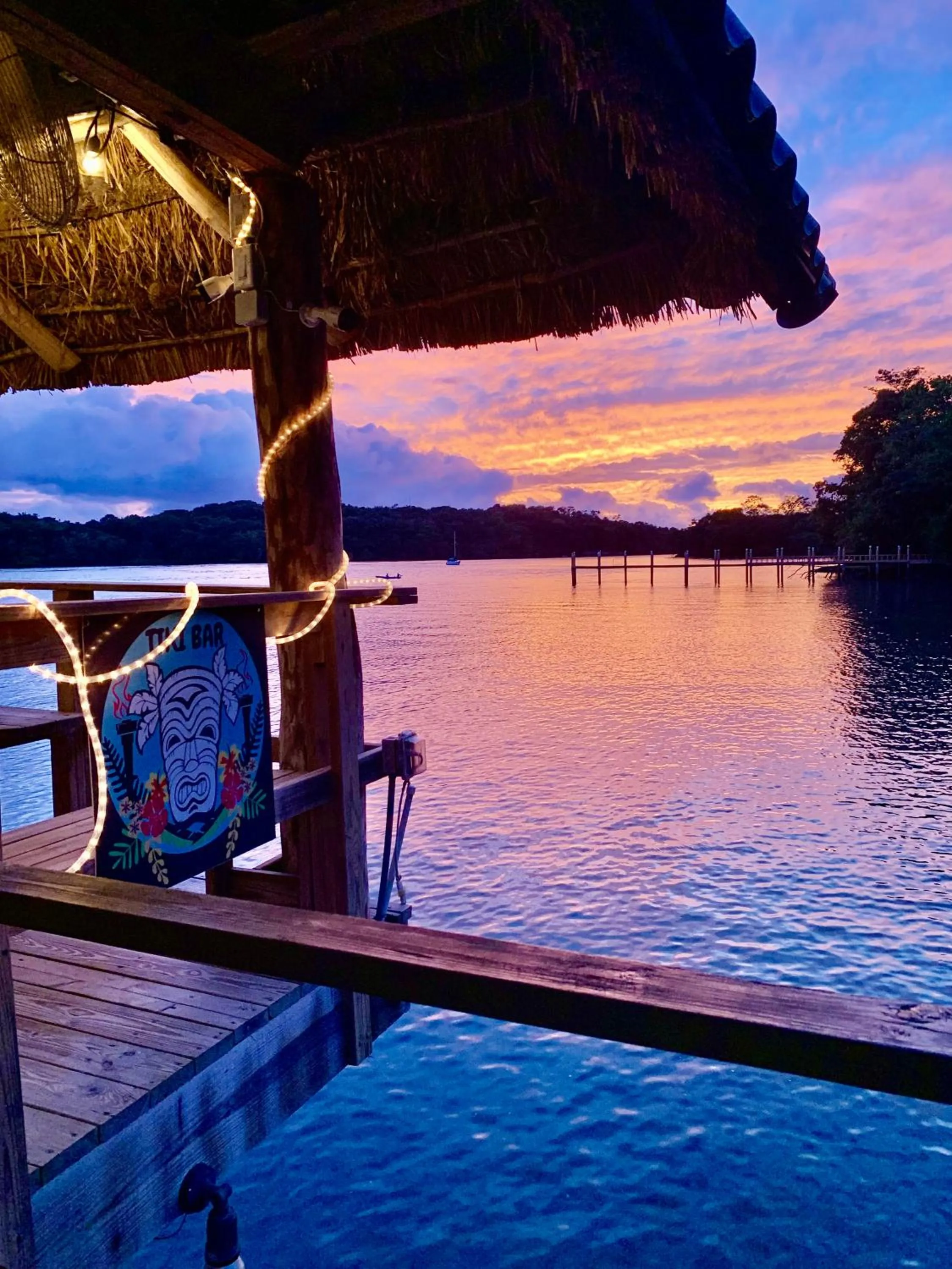 Lounge or bar in Seagull Cove Resort