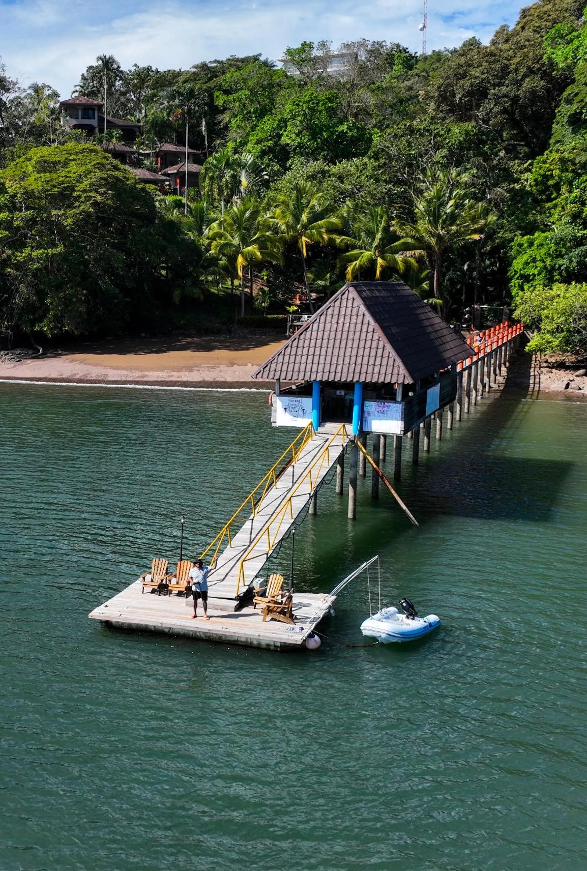 Lounge or bar in Seagull Cove Resort