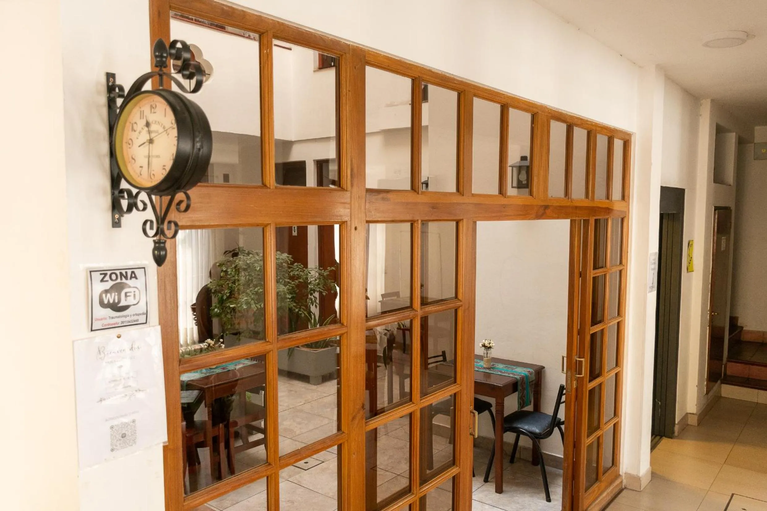 Dining area in Alto Colonial