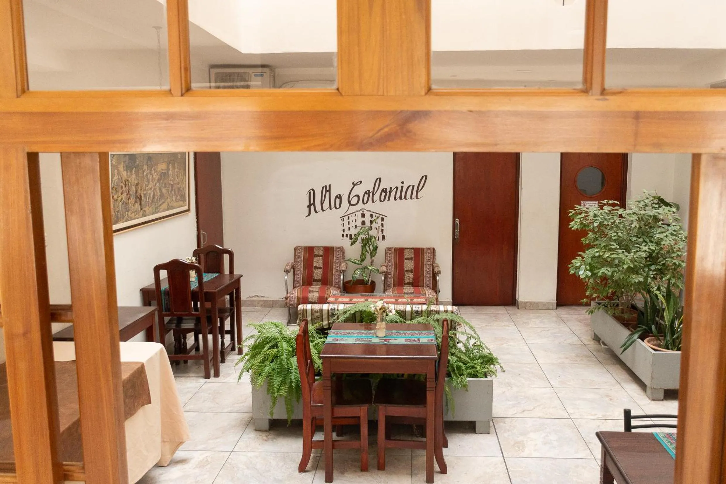 Dining area in Alto Colonial