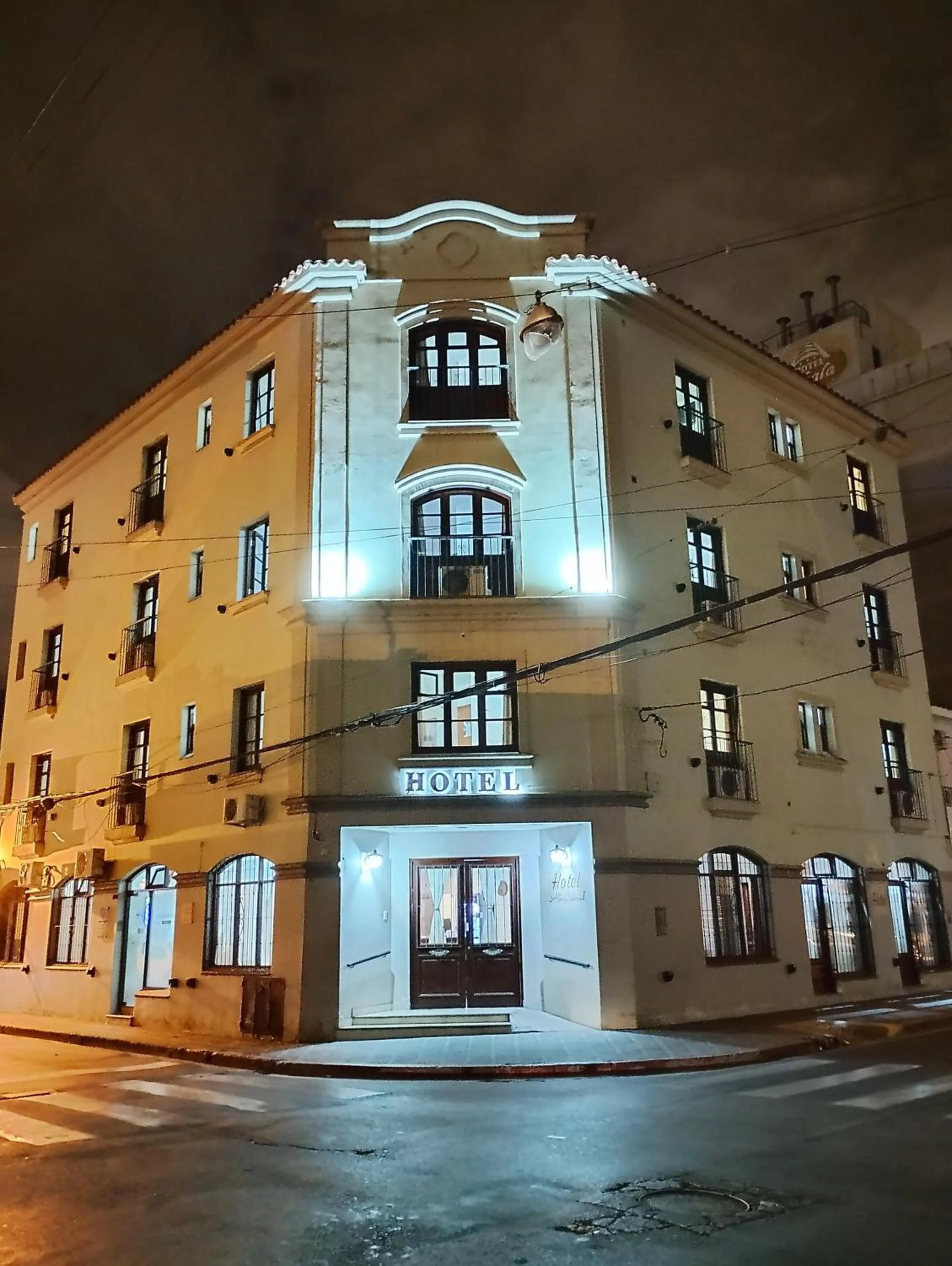 Property building in Alto Colonial