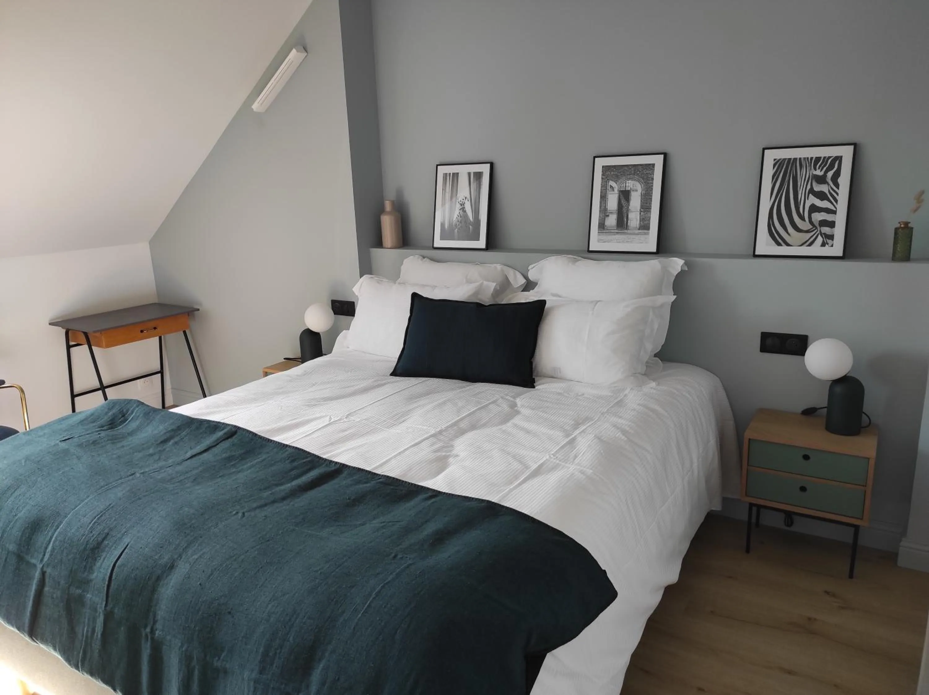 Bedroom, Bed in Appart hôtel & Spa La Villa du Port