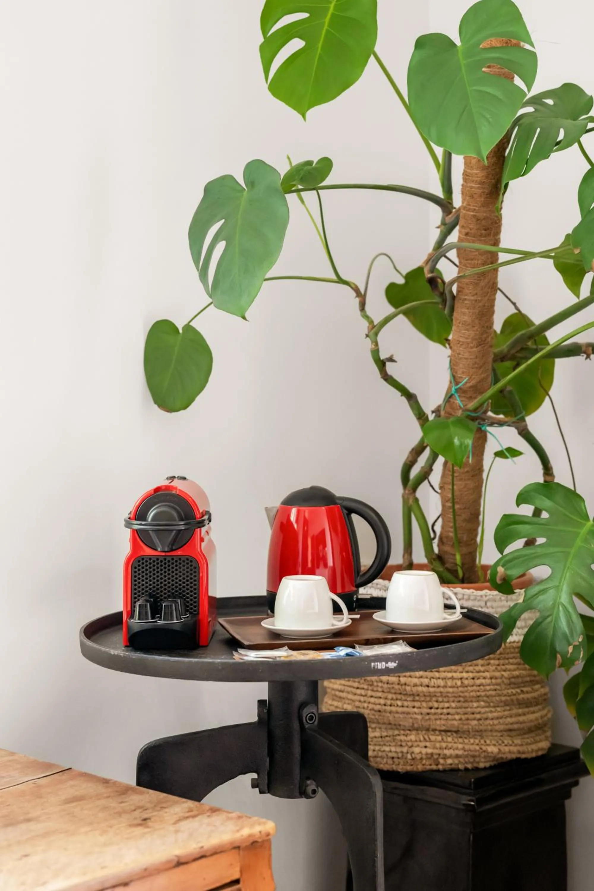 Coffee/tea facilities in Molo Luxury Suites Puerto Banus