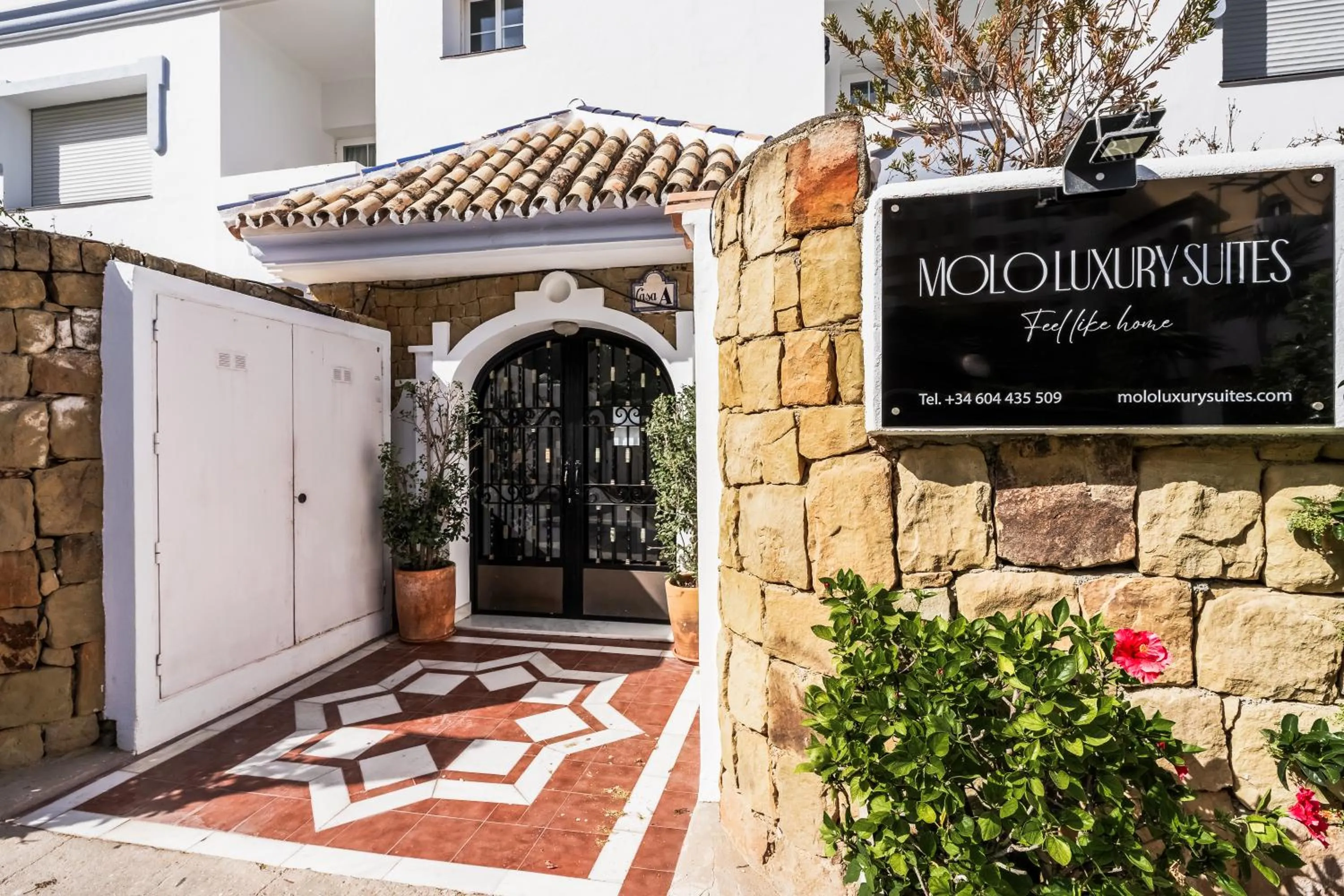Property building in Molo Luxury Suites Puerto Banus