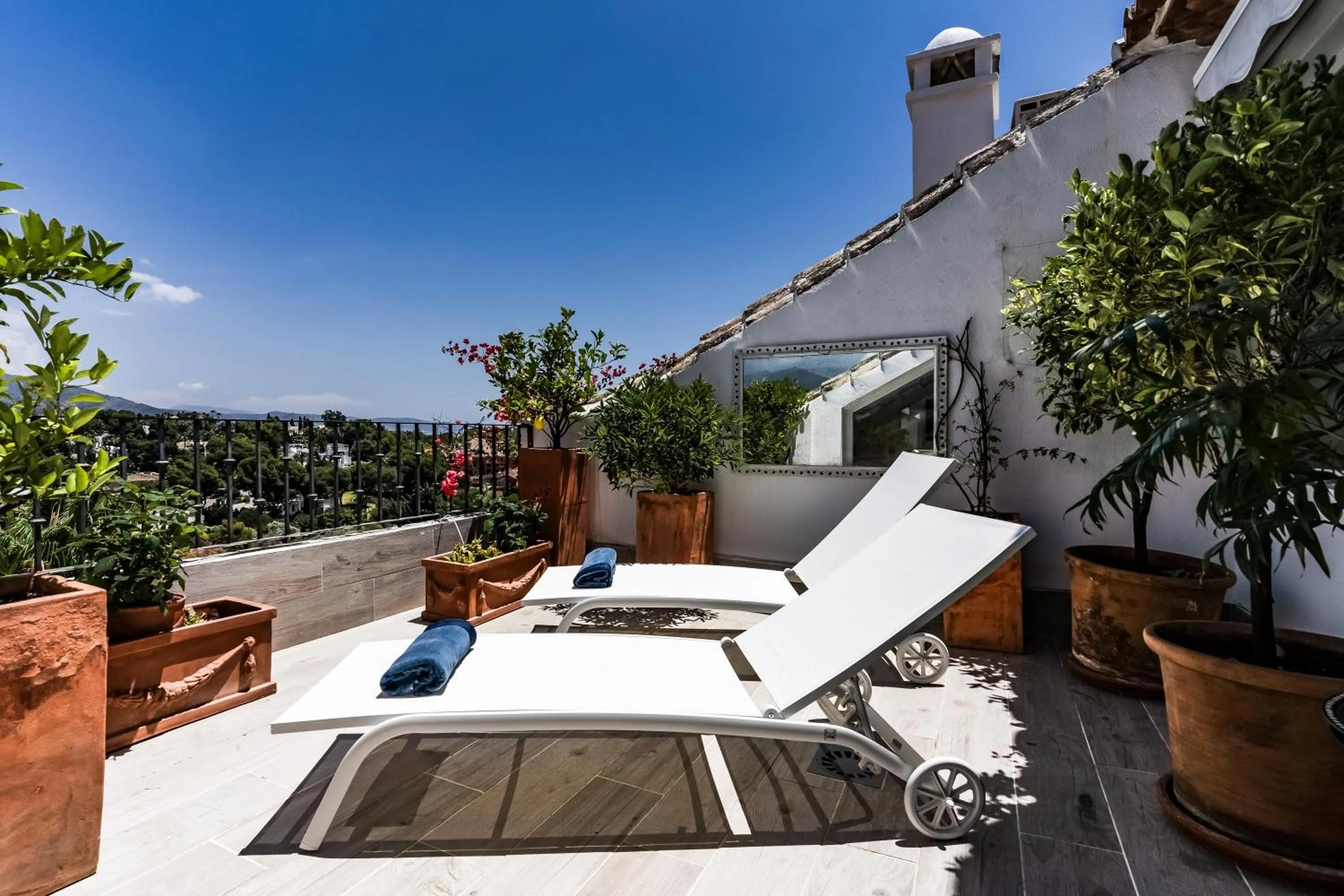 Balcony/Terrace in Molo Luxury Suites Puerto Banus