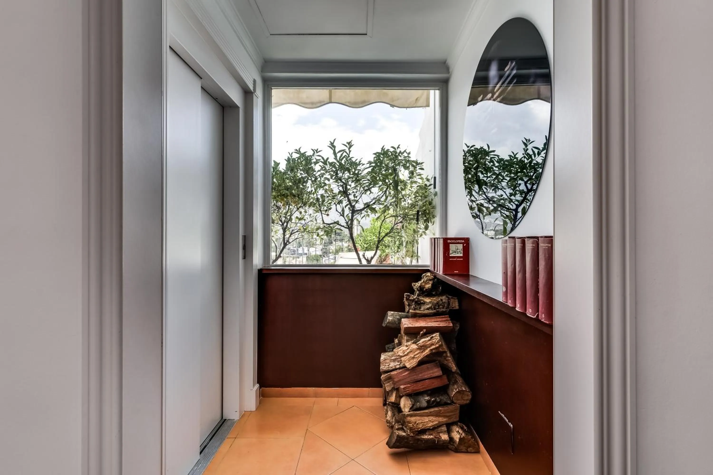 elevator in Molo Luxury Suites Puerto Banus