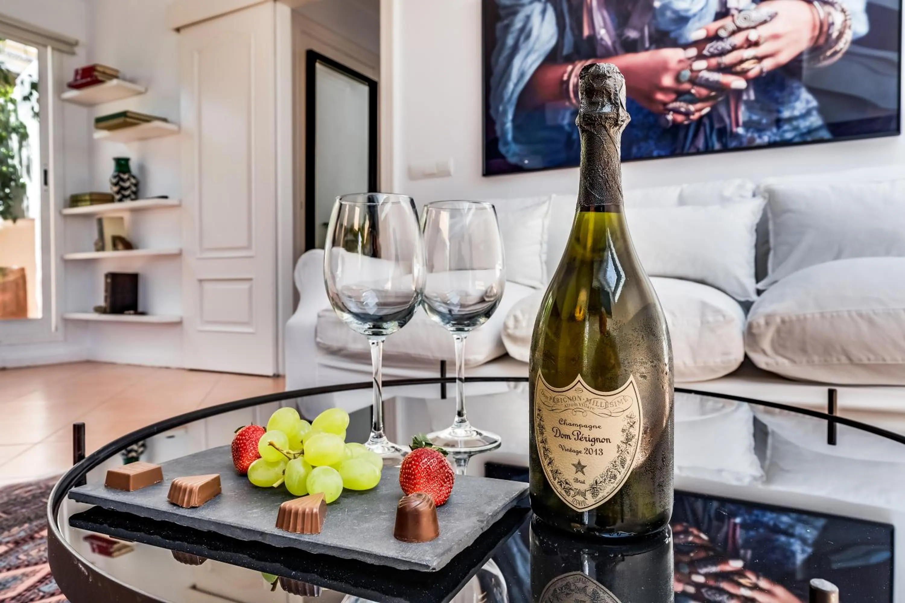 Decorative detail in Molo Luxury Suites Puerto Banus