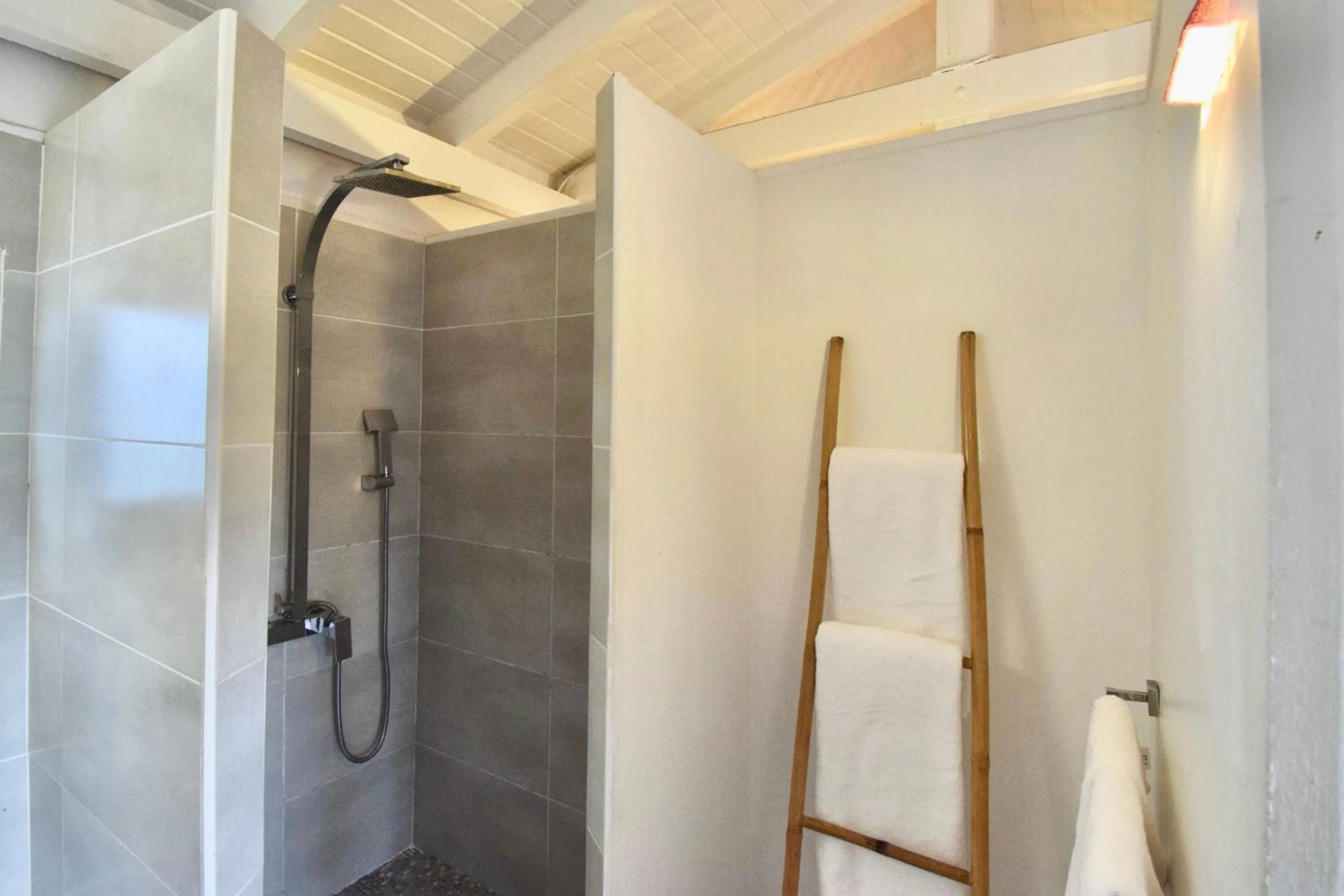 Shower in Koho SXM - ex Hevea Hotel