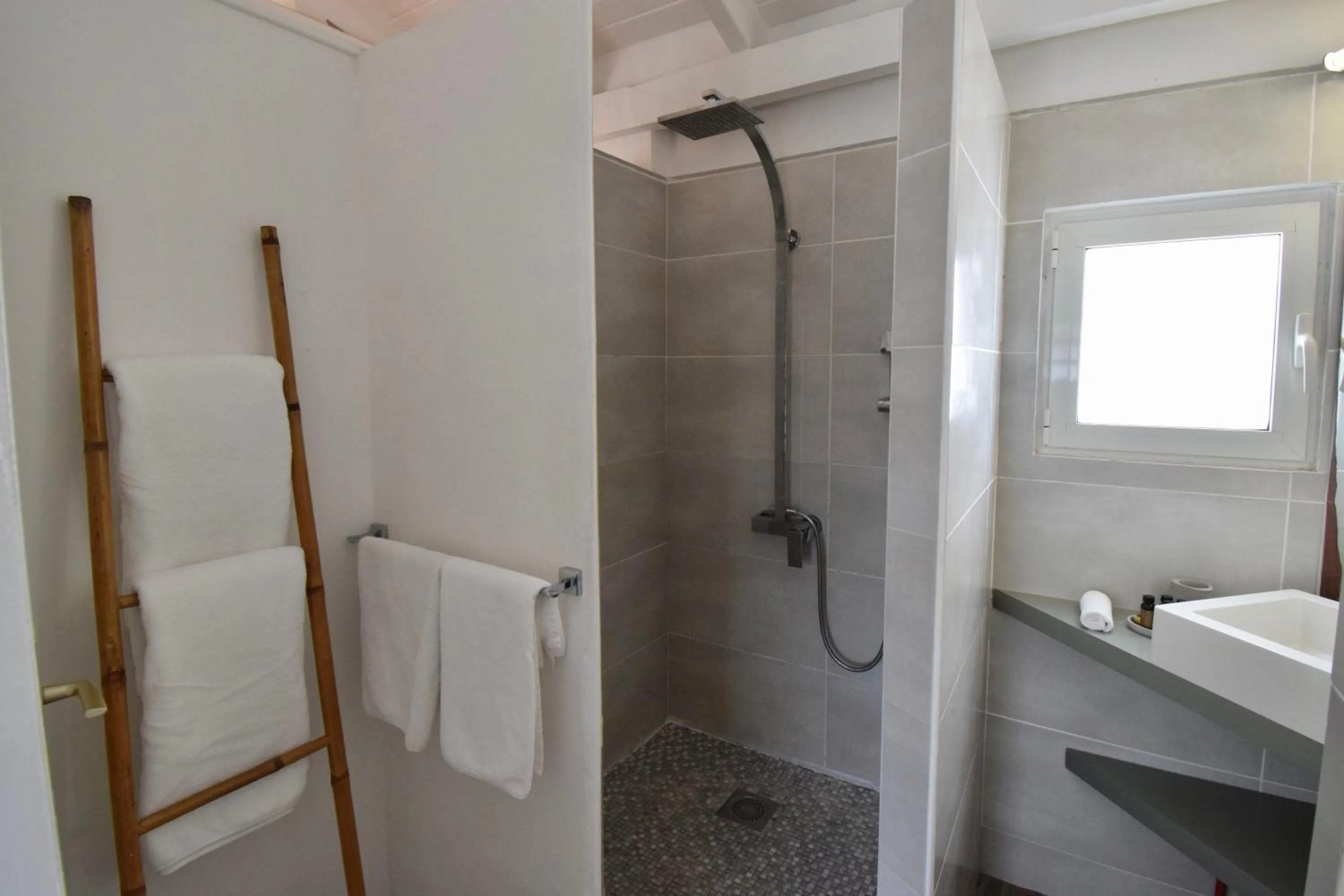Shower in Koho SXM - ex Hevea Hotel