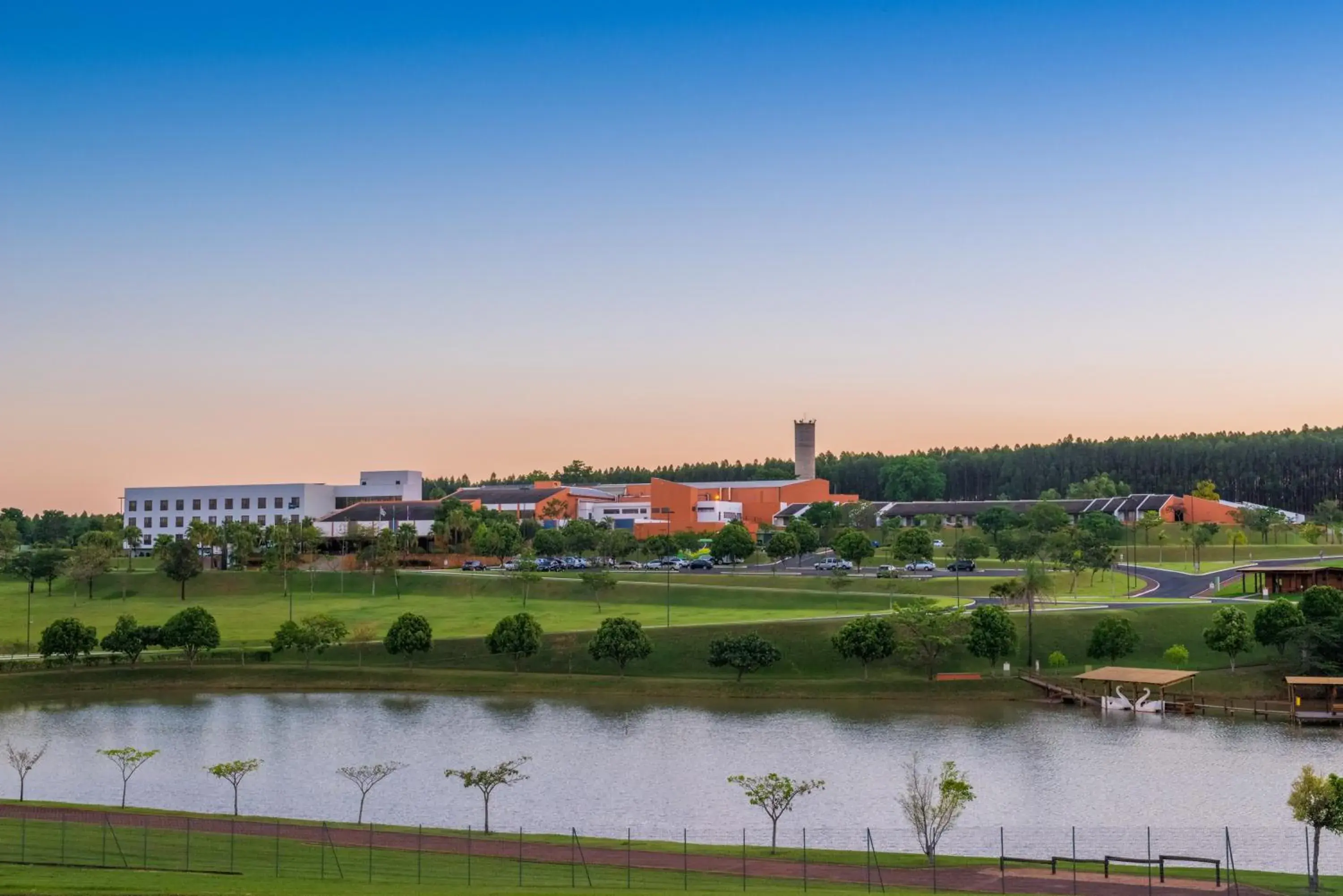 Facade/entrance in Blue Tree Thermas de Lins Resort Facade/entrance in Blue Tree Thermas de Lins Resort