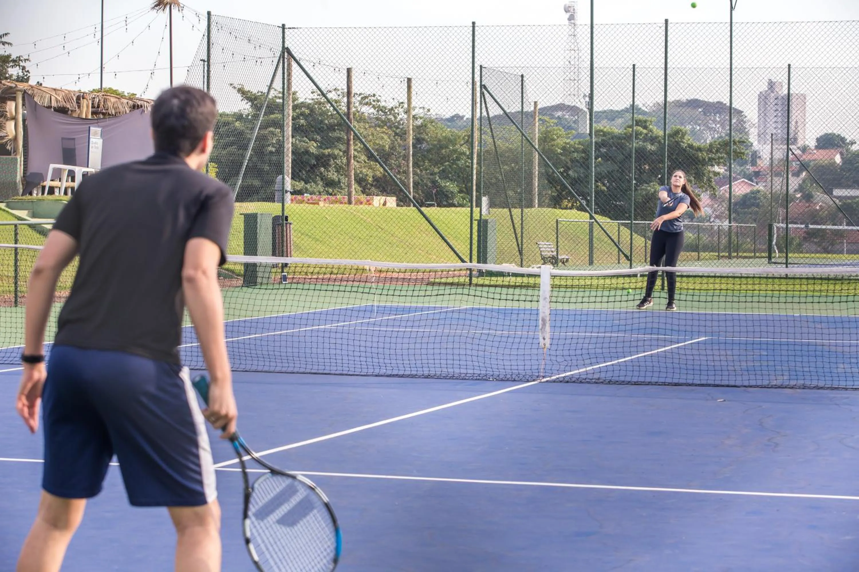 Tennis court in Blue Tree Thermas de Lins Resort