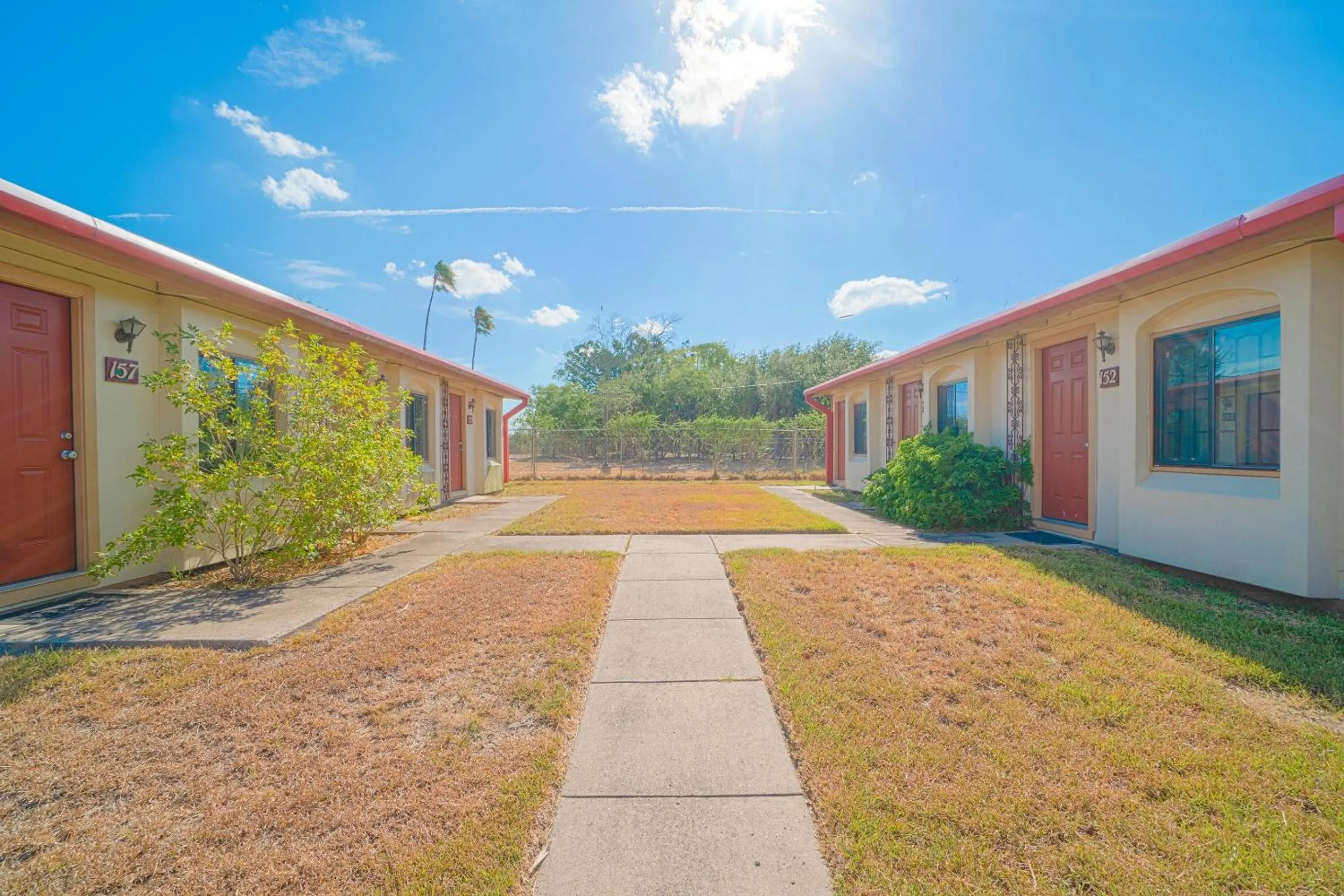 Facade/entrance in Vali Ho Motel By OYO Weslaco Mercedes