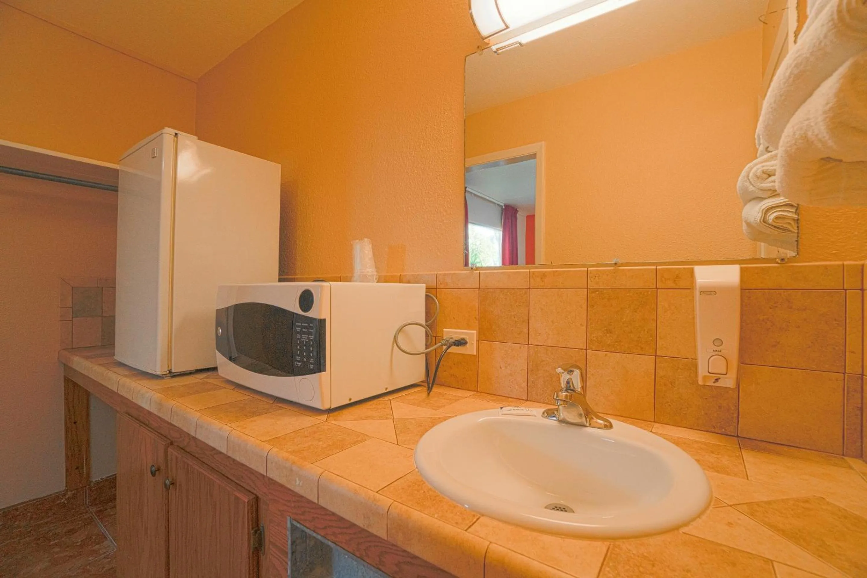 Bedroom in Vali Ho Motel By OYO Weslaco Mercedes