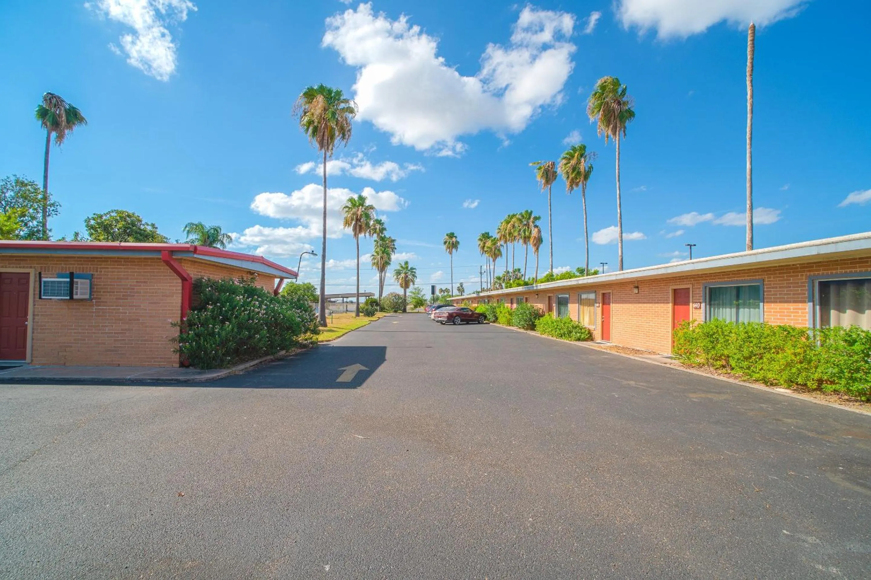 Facade/entrance in Vali Ho Motel By OYO Weslaco Mercedes