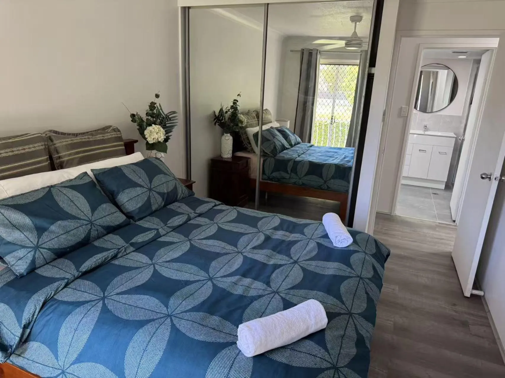 Bed in Anchor Down Holiday Apartments