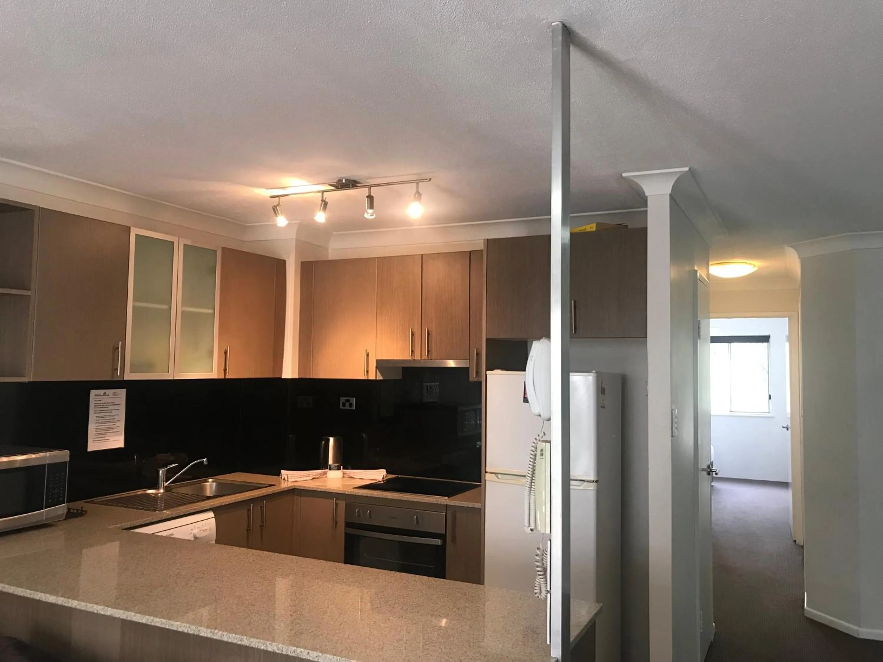 Kitchen or kitchenette in Anchor Down Holiday Apartments