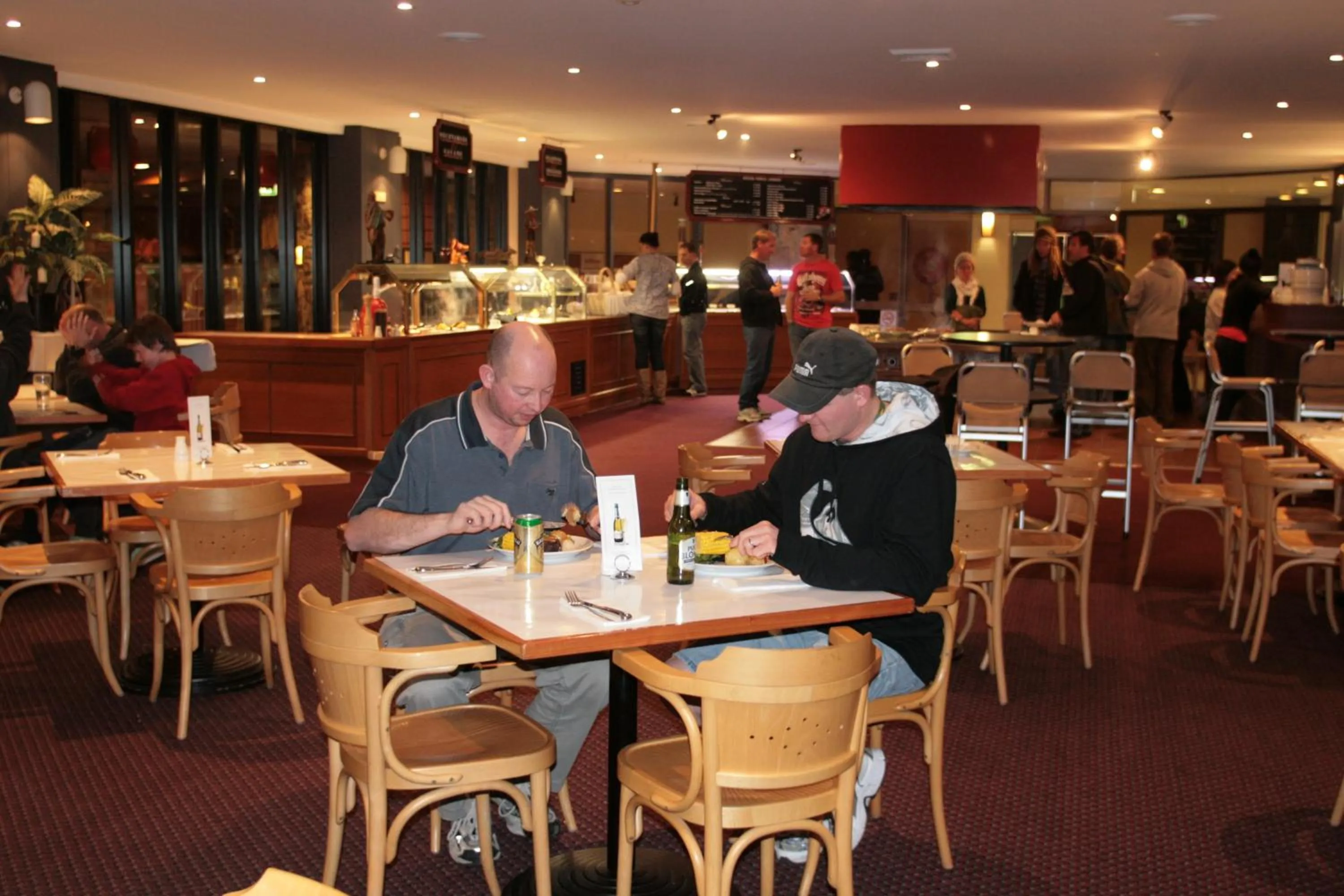 Restaurant/places to eat in The Station Hotel