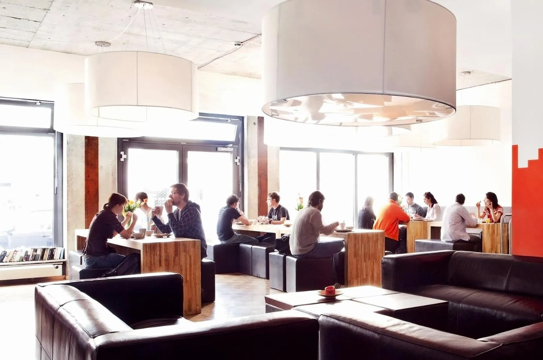 Restaurant/places to eat in Five Elements Hostel and Capsules Frankfurt