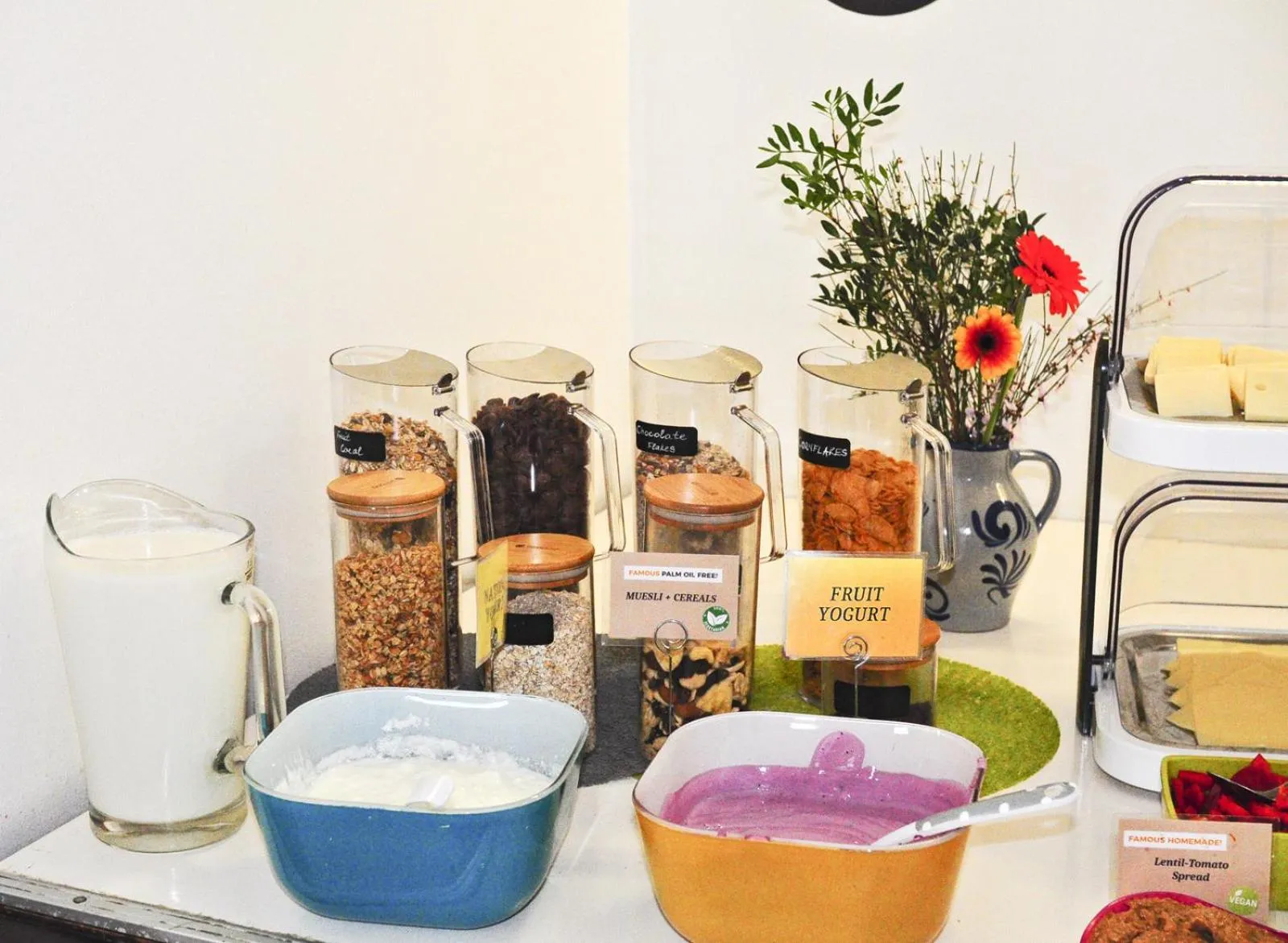 Breakfast in Five Elements Hostel and Capsules Frankfurt