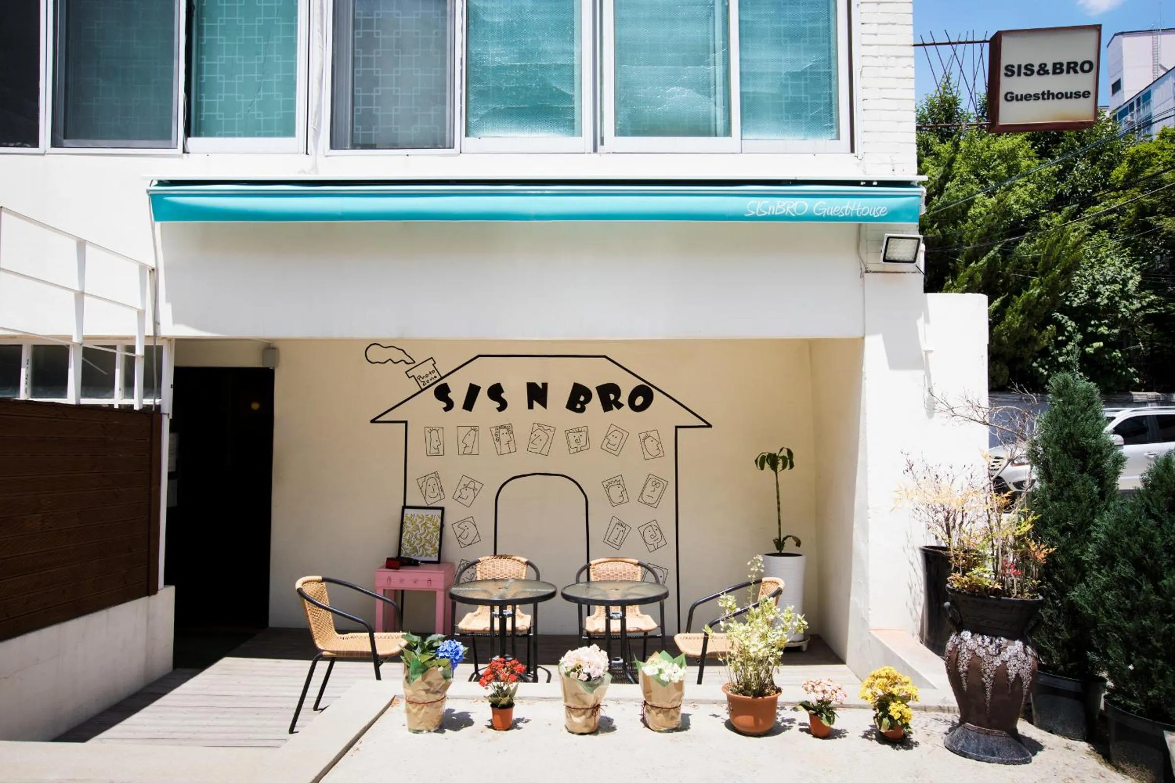 Facade/entrance in SISnBRO Guesthouse