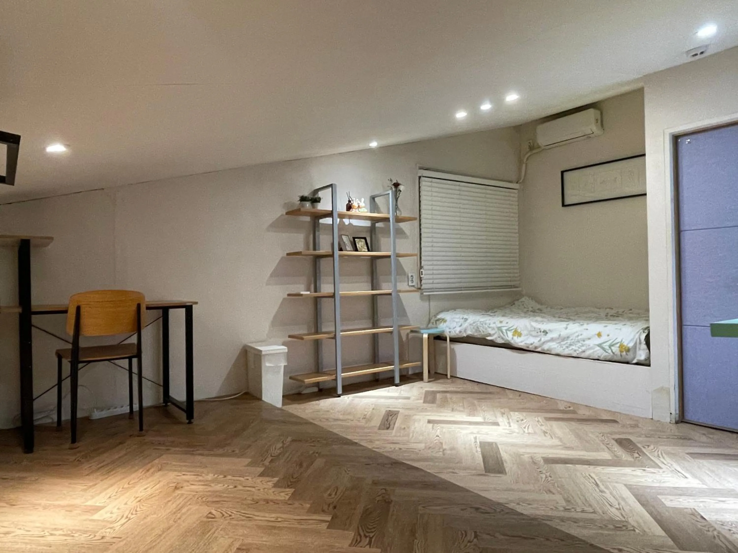 Photo of the whole room, Bed in SISnBRO Guesthouse