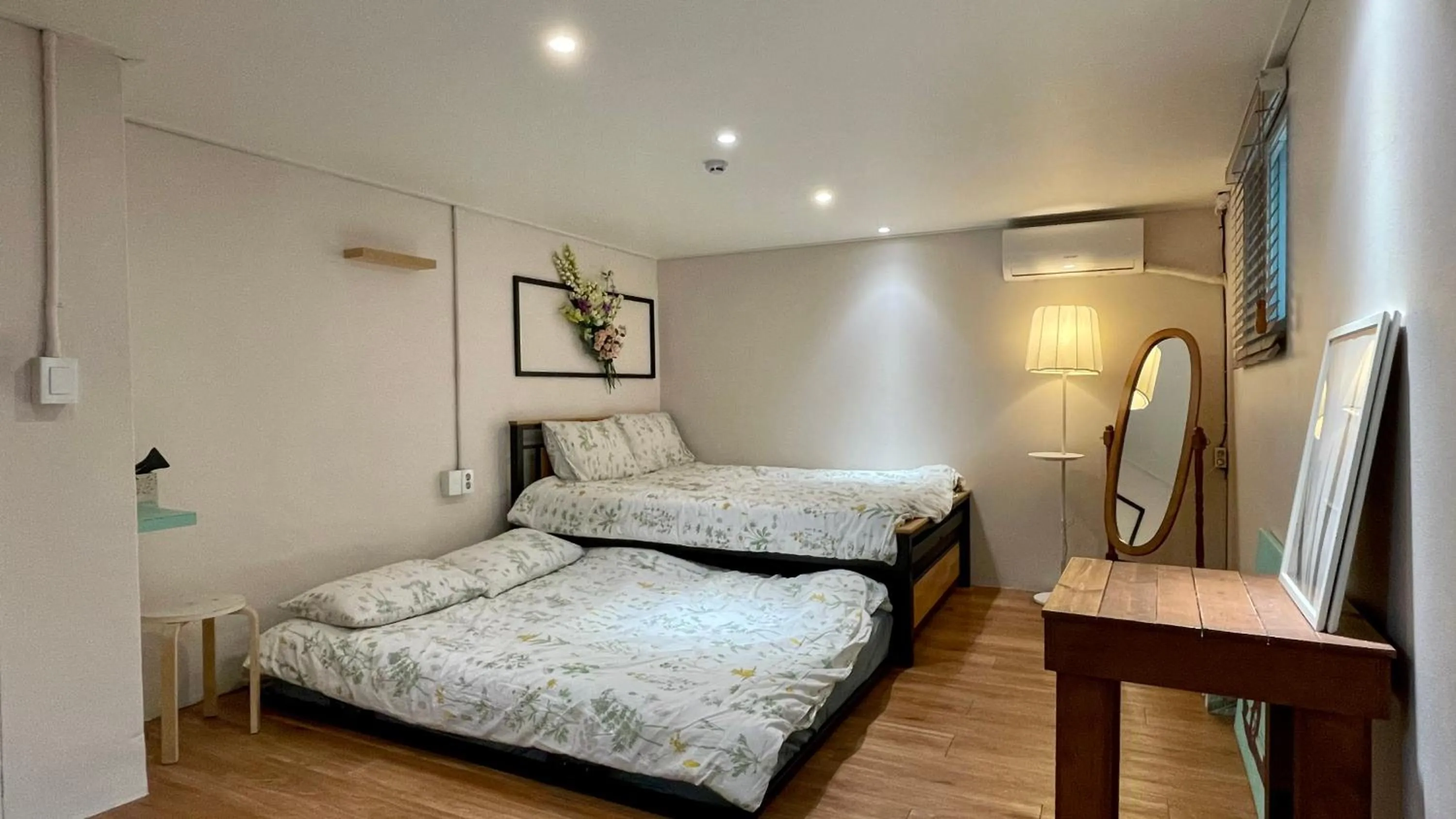 Bed in SISnBRO Guesthouse