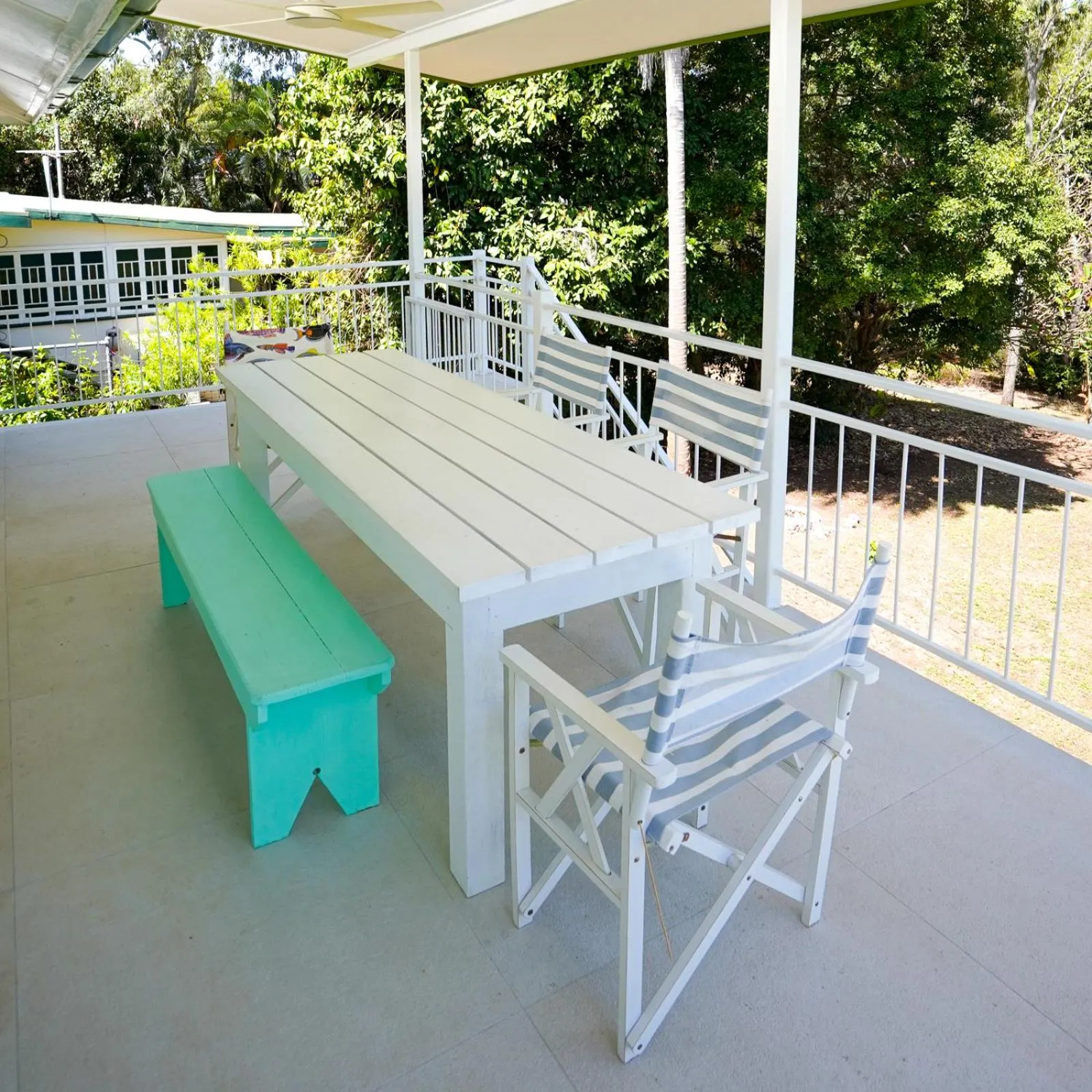 Balcony/Terrace in Daggoombah Holiday Home Magnetic Island