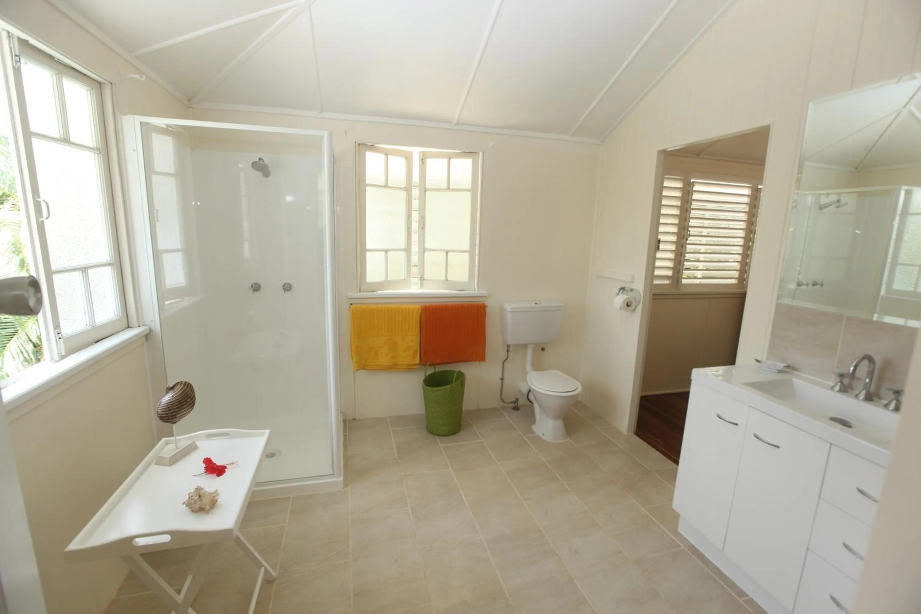 Bathroom in Daggoombah Holiday Home Magnetic Island