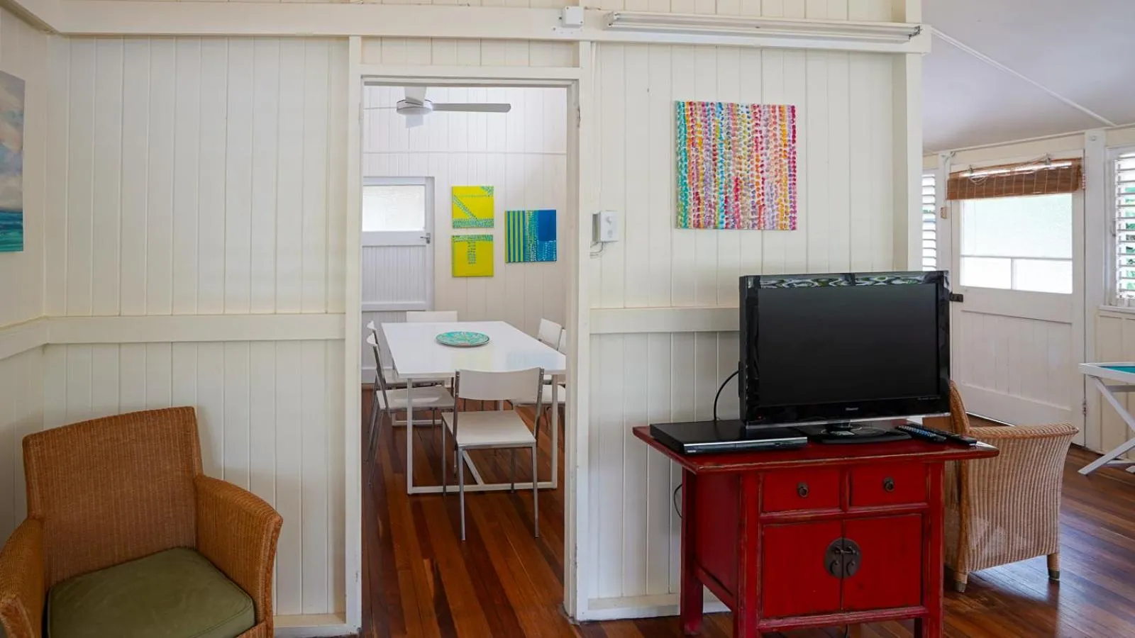 Dining area in Daggoombah Holiday Home Magnetic Island