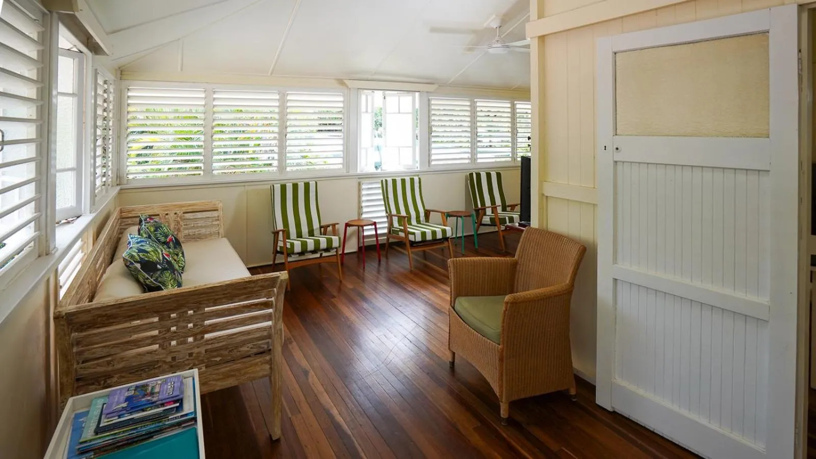 Living room in Daggoombah Holiday Home Magnetic Island