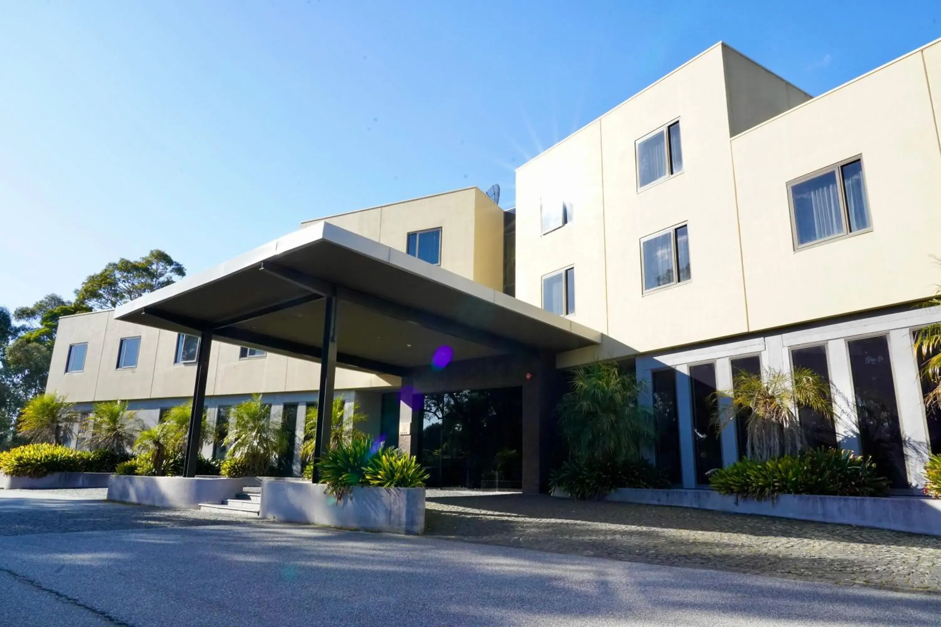 Property building in Golden Pebble Hotel Property building in Golden Pebble Hotel