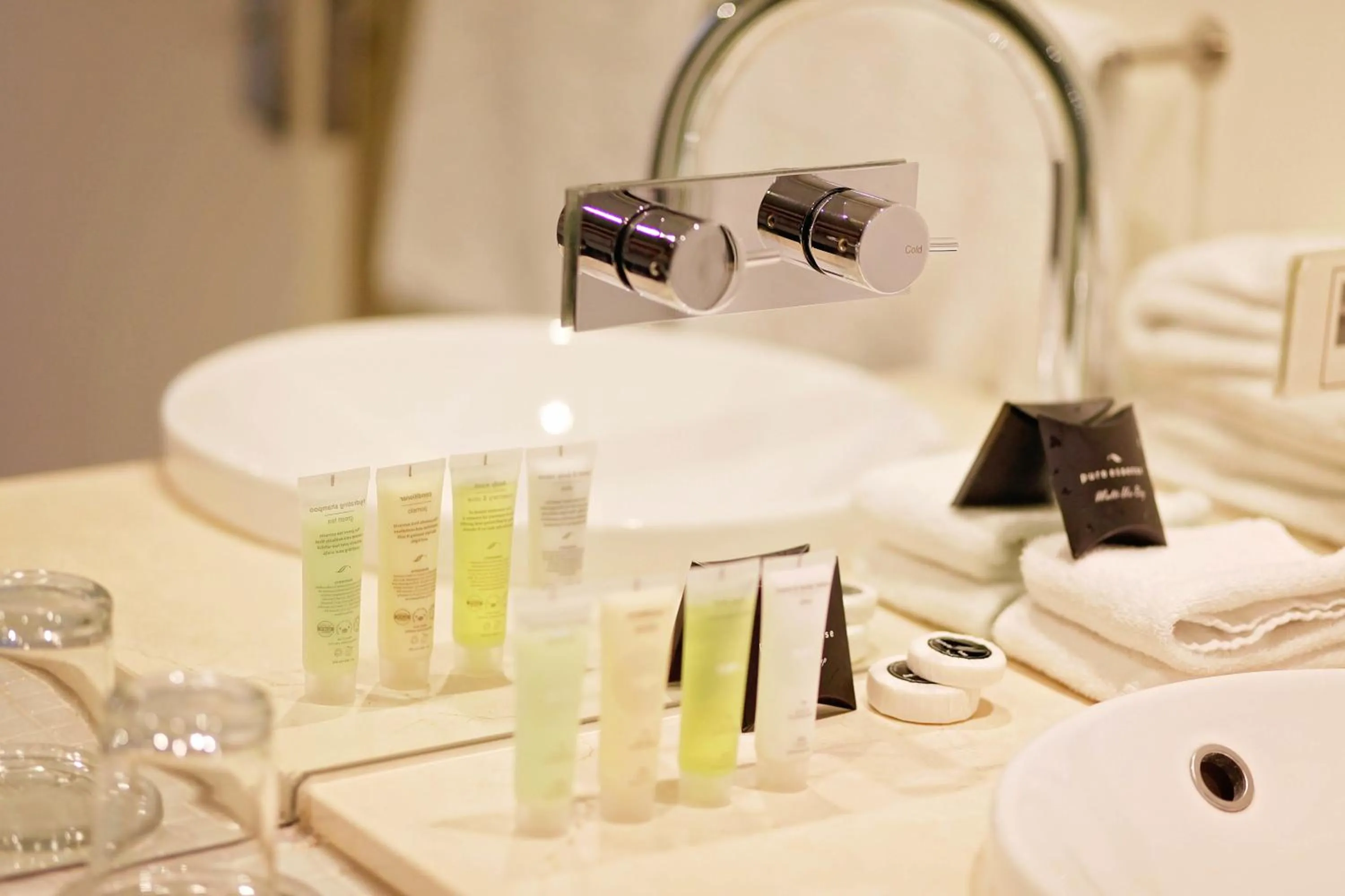 Bathroom in Golden Pebble Hotel