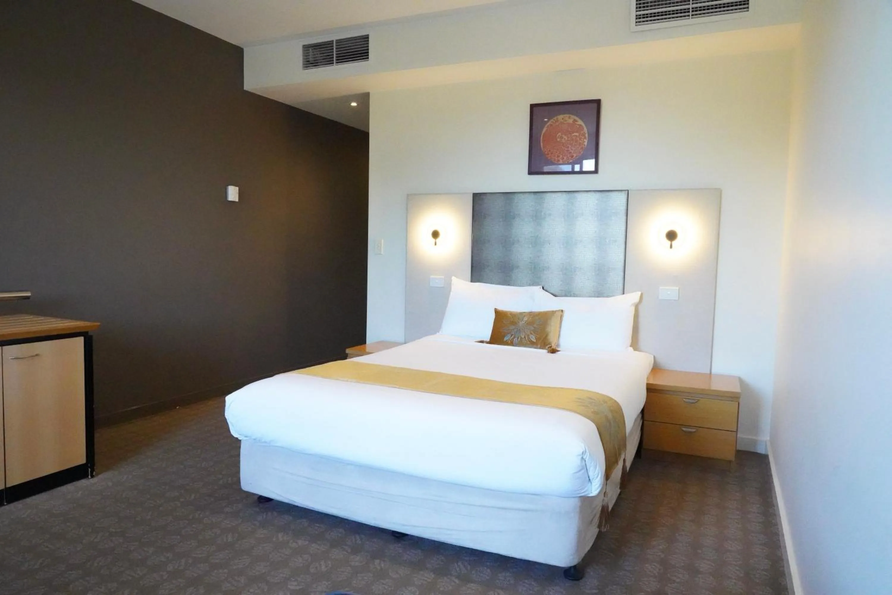 Bedroom, Bed in Golden Pebble Hotel