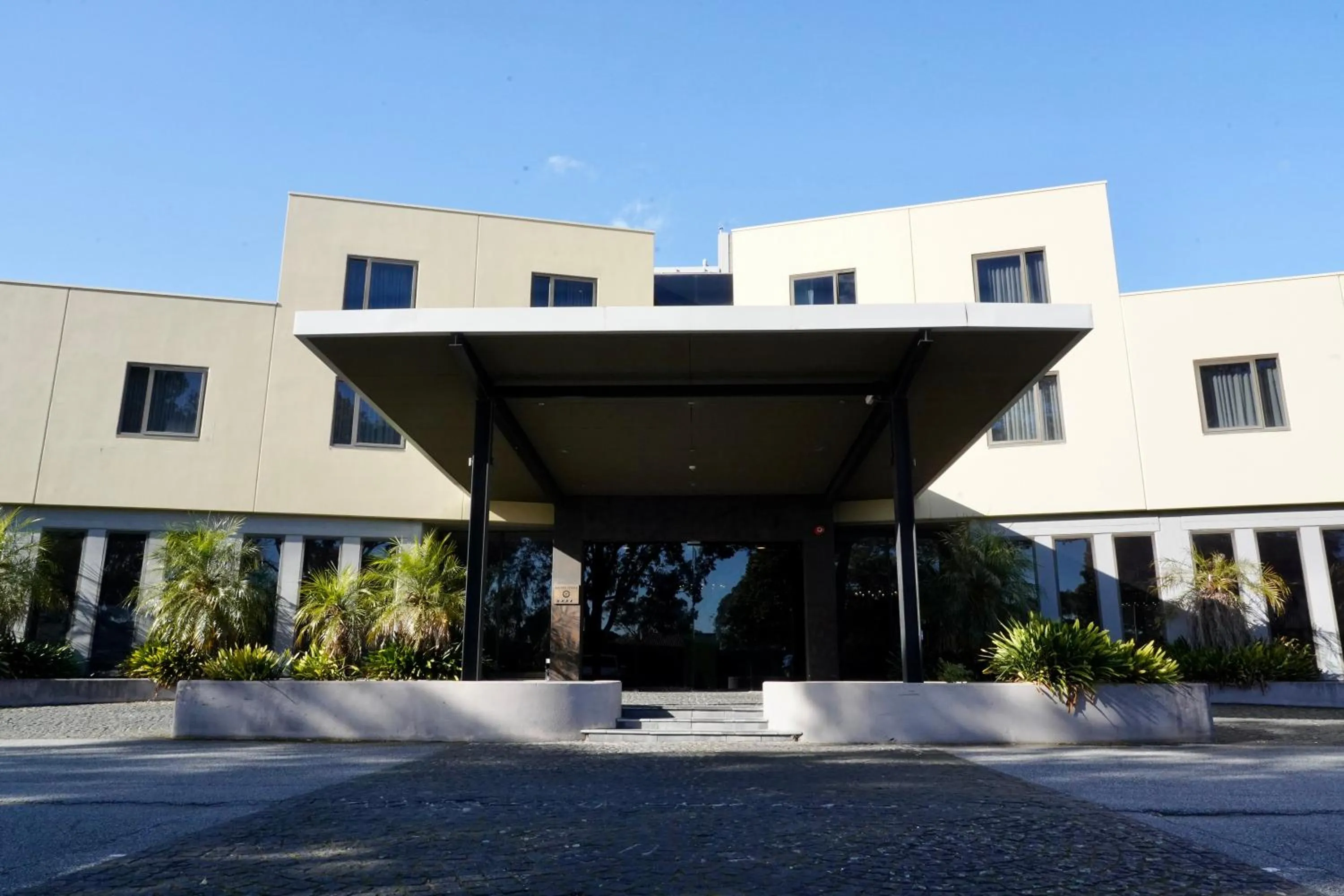 Property building in Golden Pebble Hotel