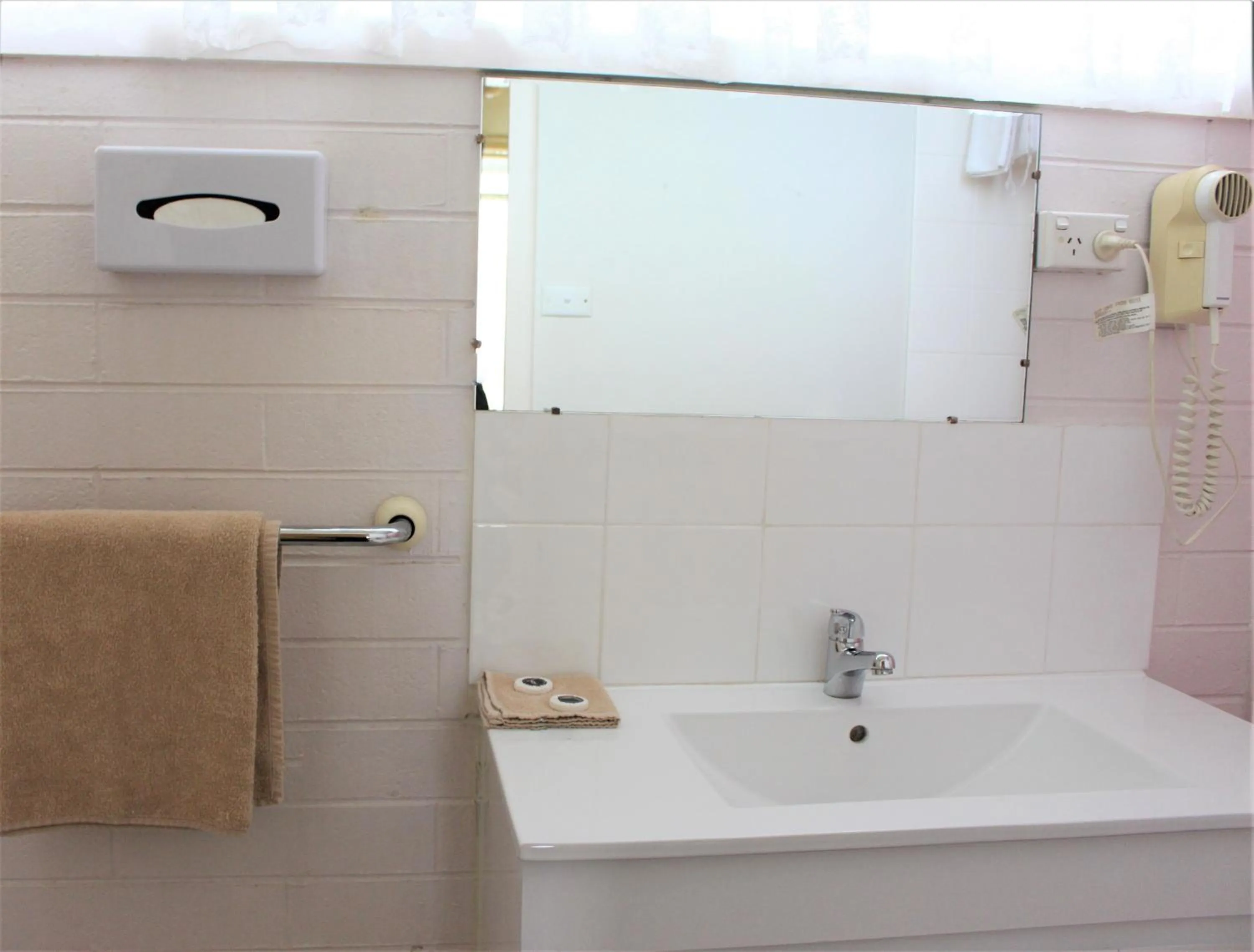 Shower in Motel Ringwood