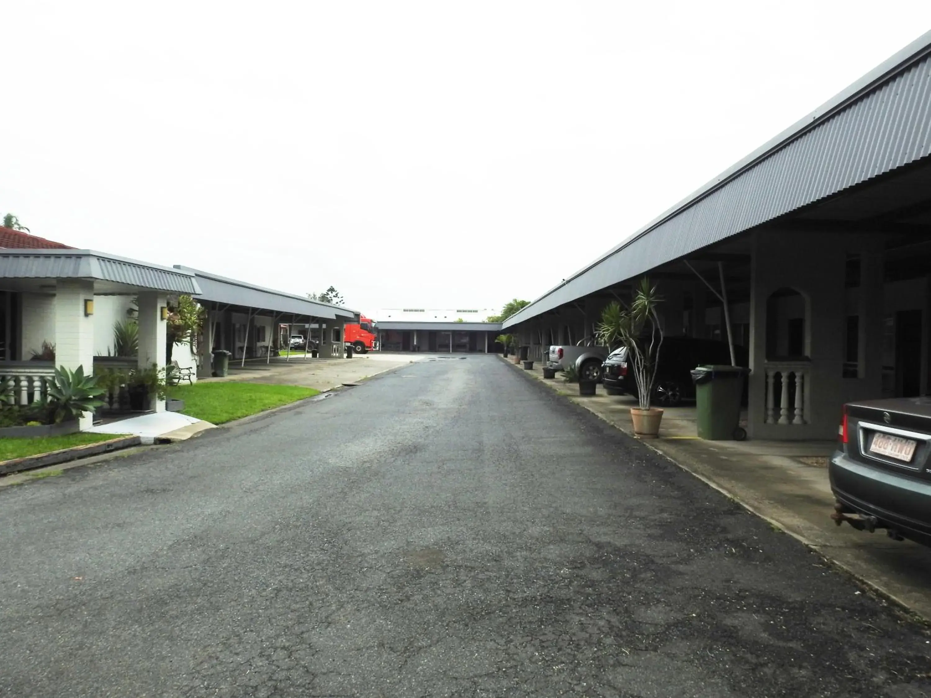 Property building in Tropic Coast Motel Property building in Tropic Coast Motel