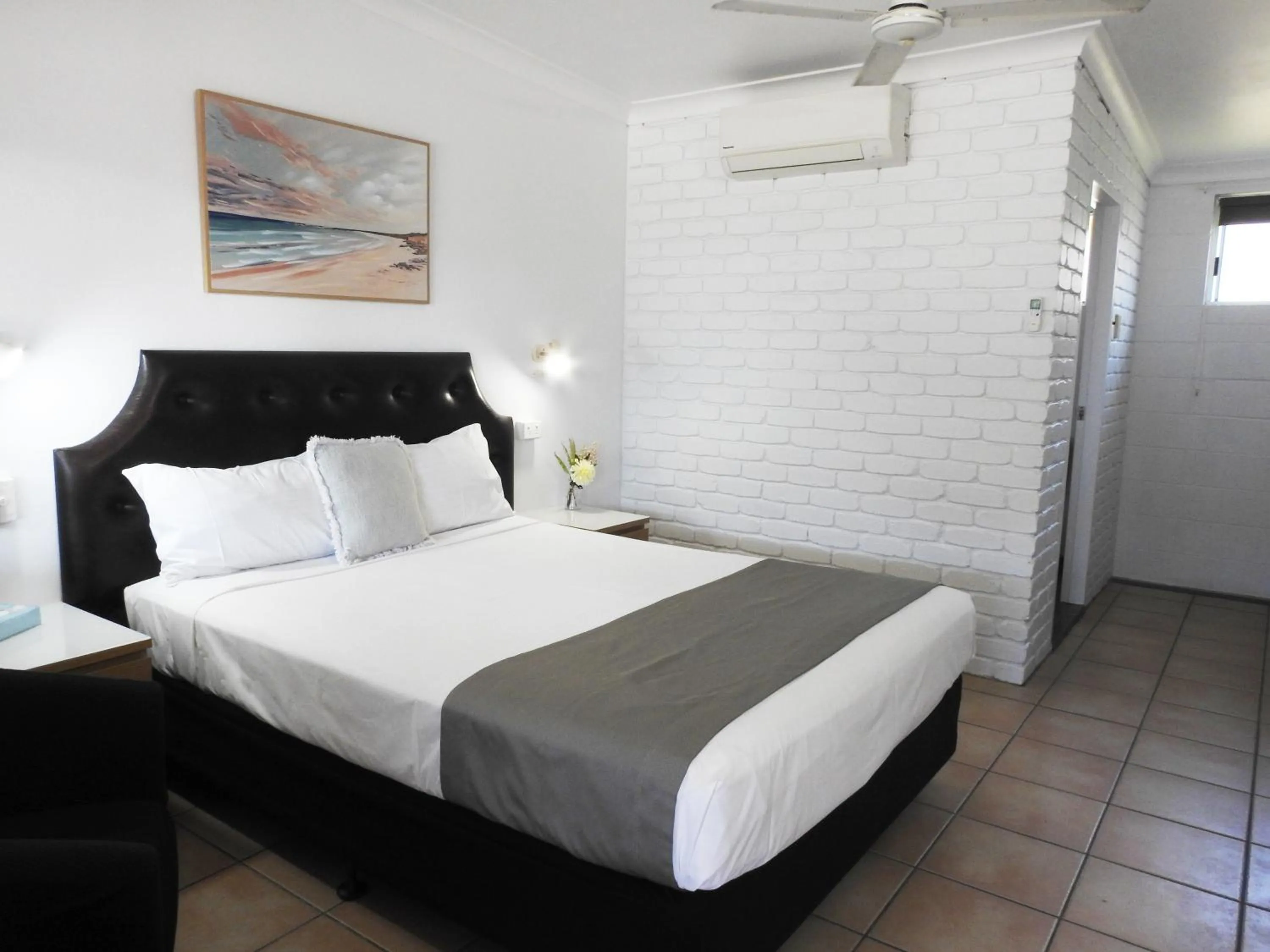 Bedroom, Bed in Tropic Coast Motel