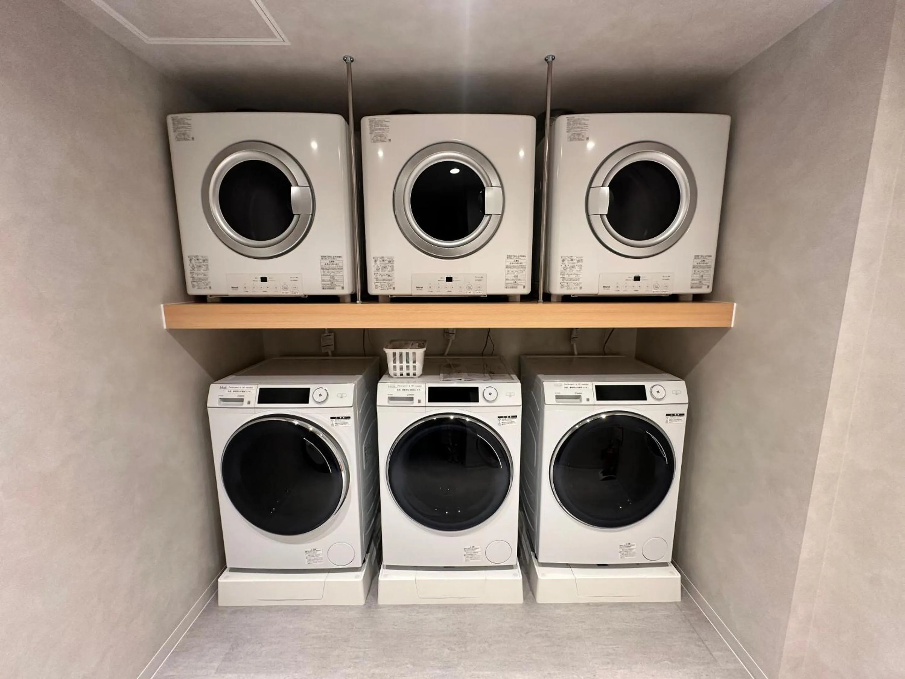 Communal lounge/ TV room in ALPHABED INN Sapporo Odori Park