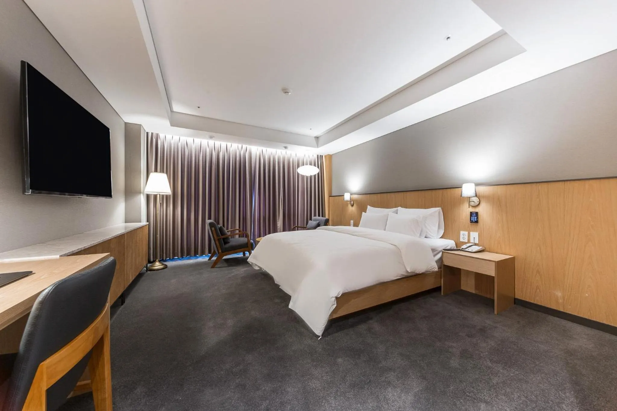 Photo of the whole room, Bed in Gwangju HOUND Hotel