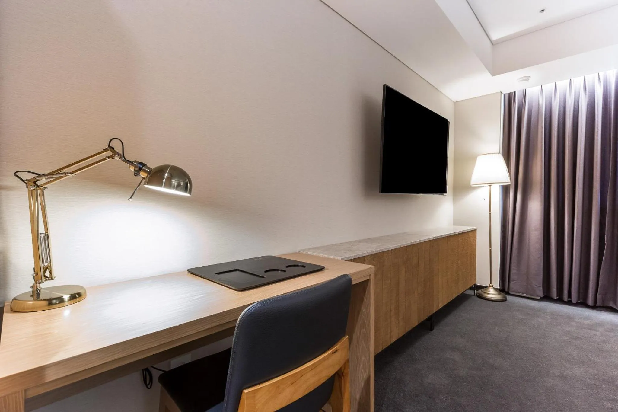 TV and multimedia in Gwangju HOUND Hotel