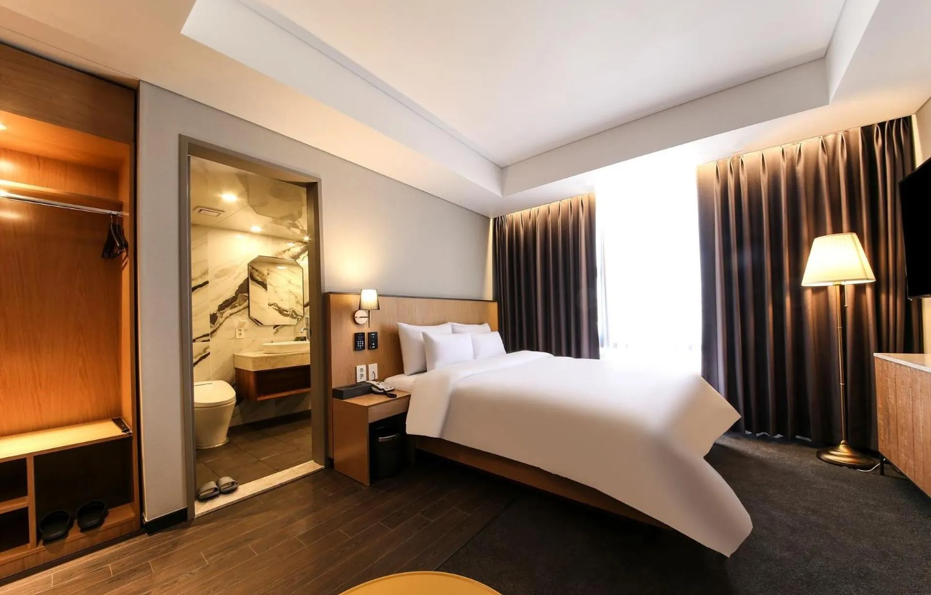 Photo of the whole room, Bed in Gwangju HOUND Hotel