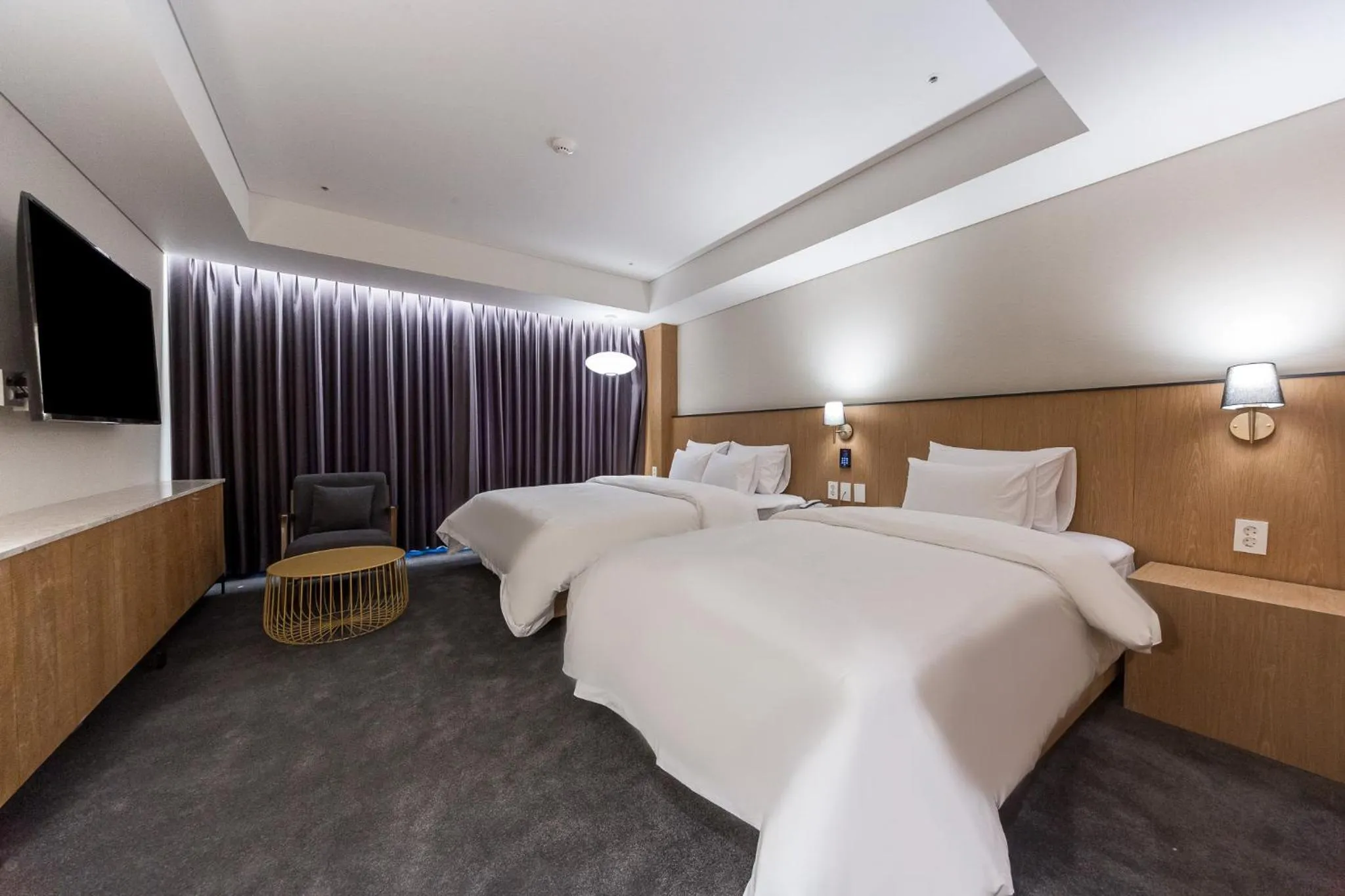 Photo of the whole room, Bed in Gwangju HOUND Hotel
