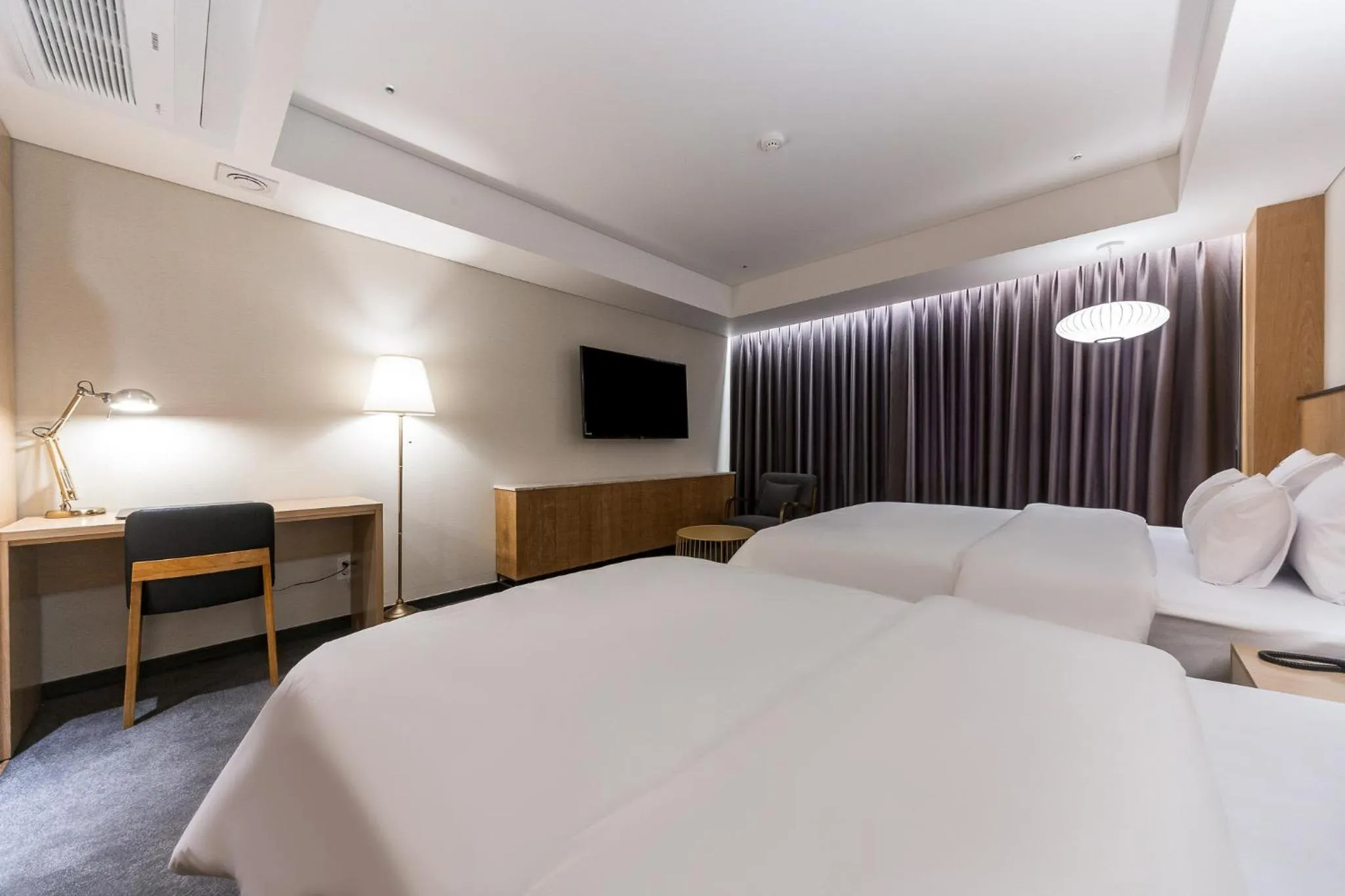 Photo of the whole room, Bed in Gwangju HOUND Hotel