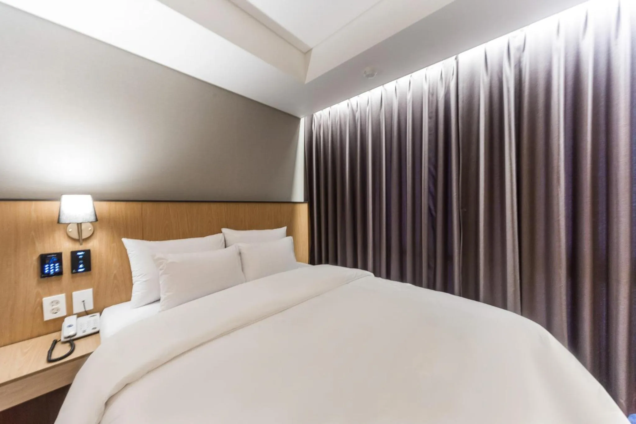 Photo of the whole room, Bed in Gwangju HOUND Hotel