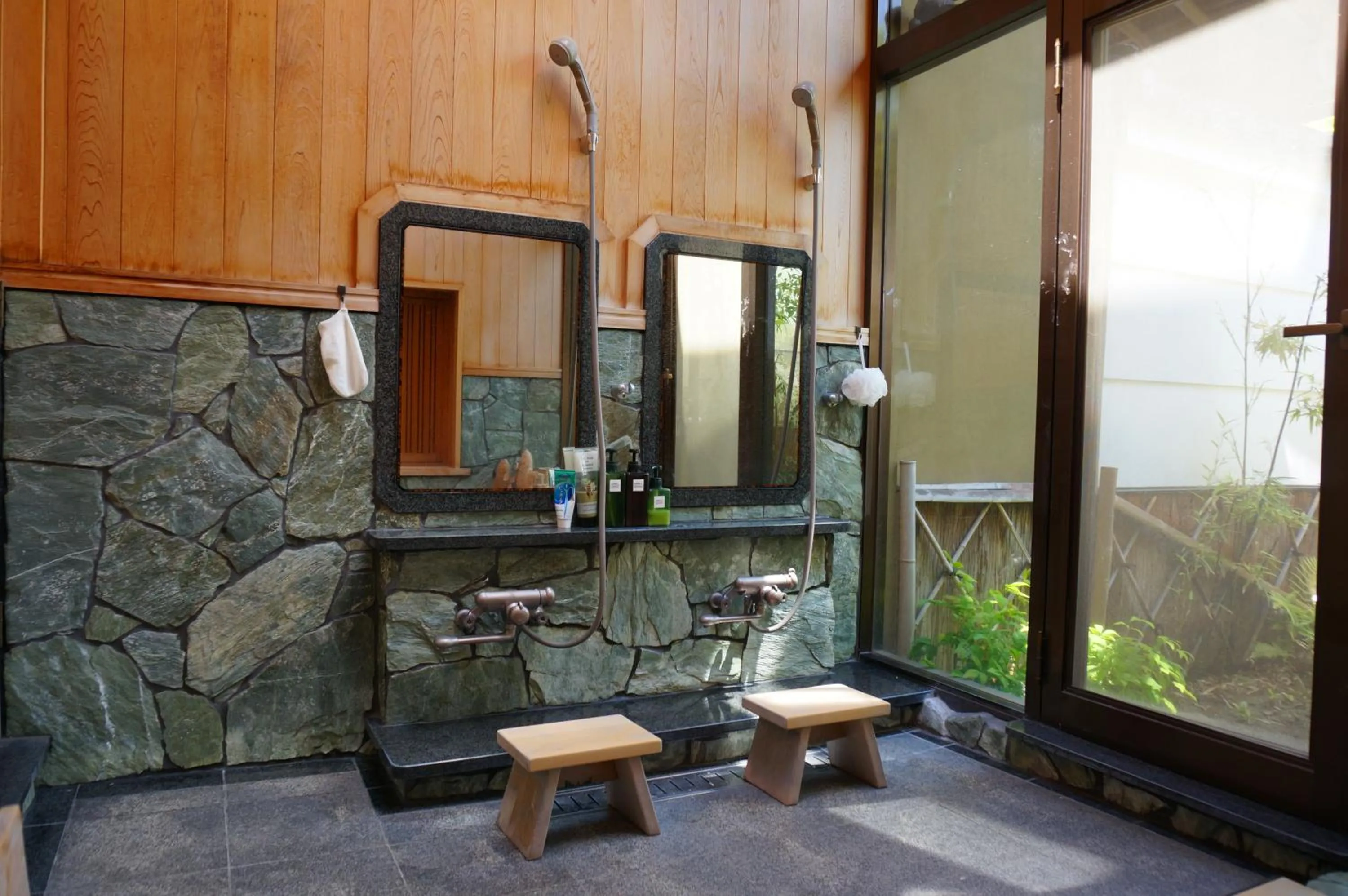 Atelier Bee's Knees Bed & Breakfast